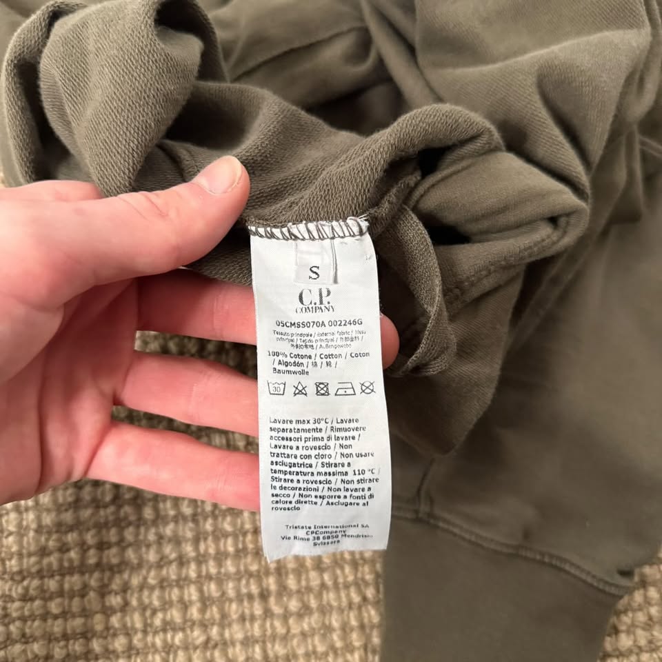 CP COMPANY HOODIE (S)