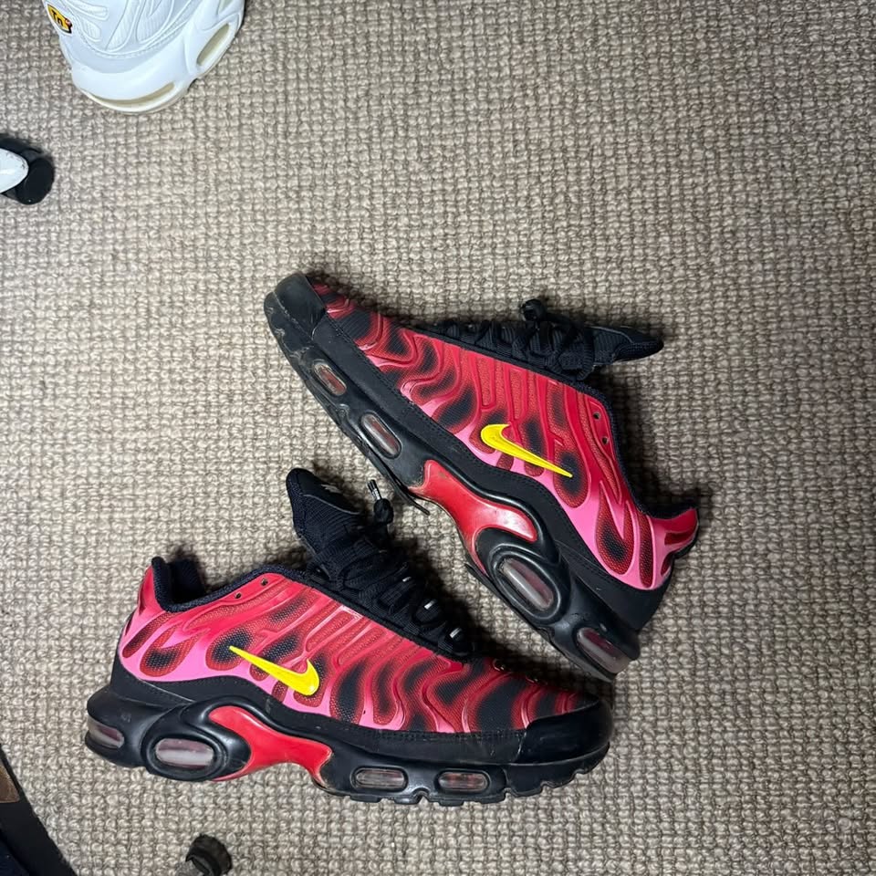 NIKE TN SUPMREME (9.5)