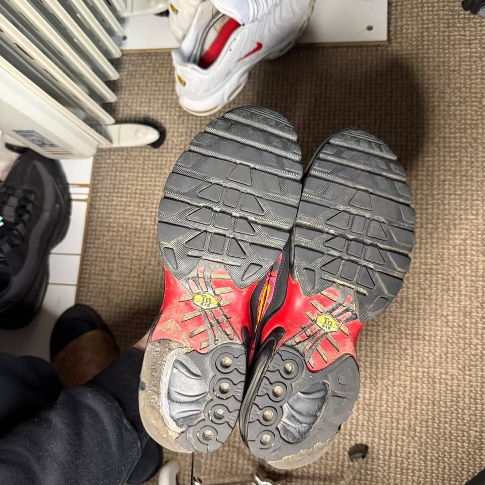 NIKE TN SUPMREME (9.5)
