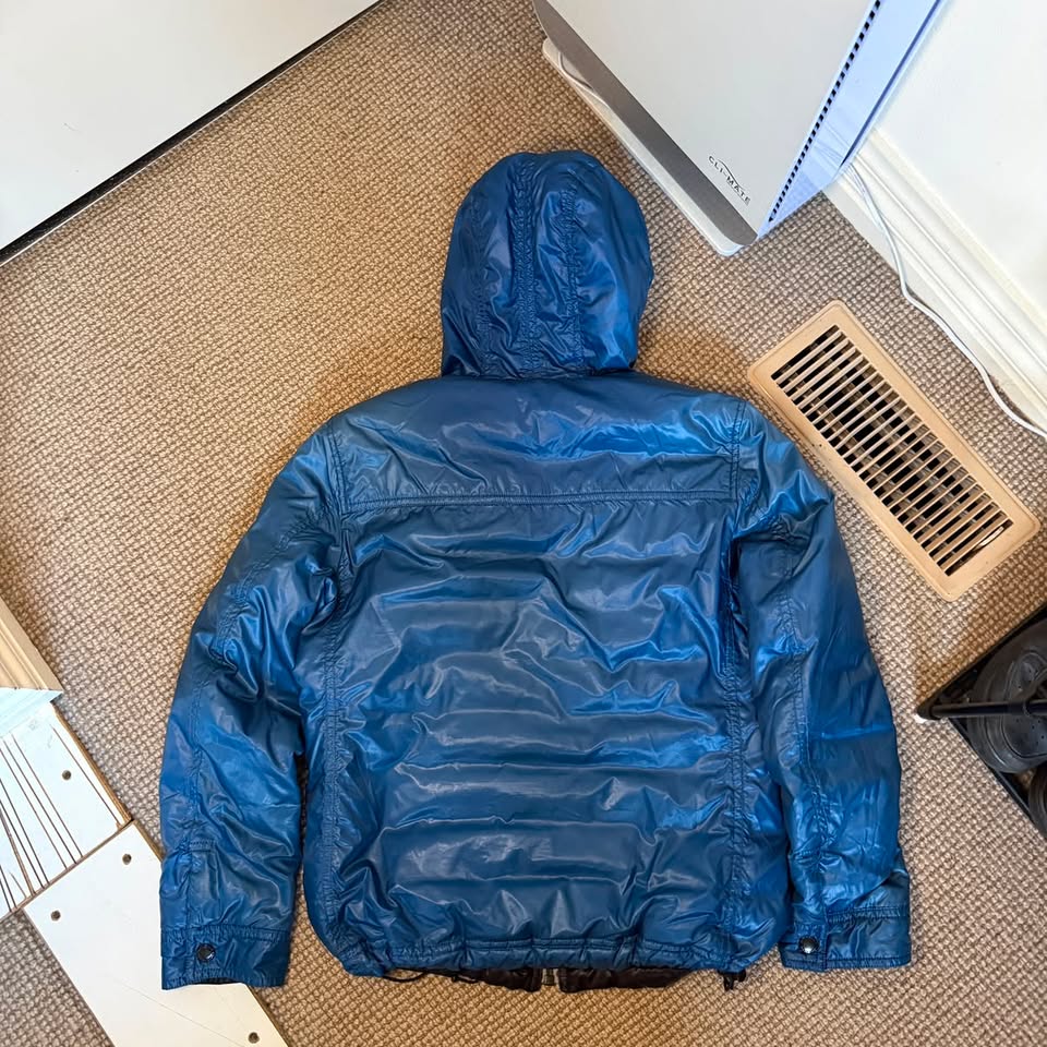BURBERRY REVERSABLE PUFFER (M)