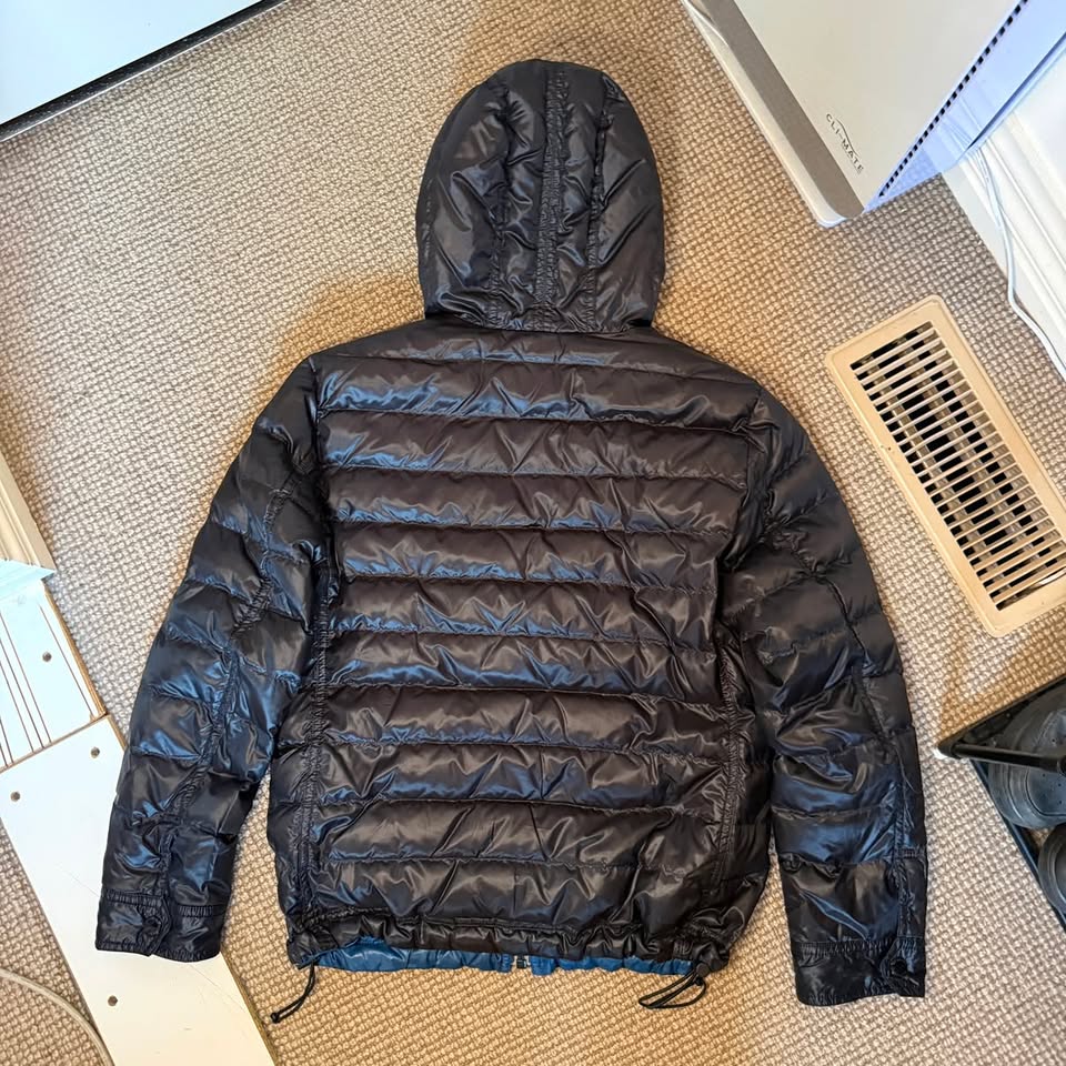 BURBERRY REVERSABLE PUFFER (M)