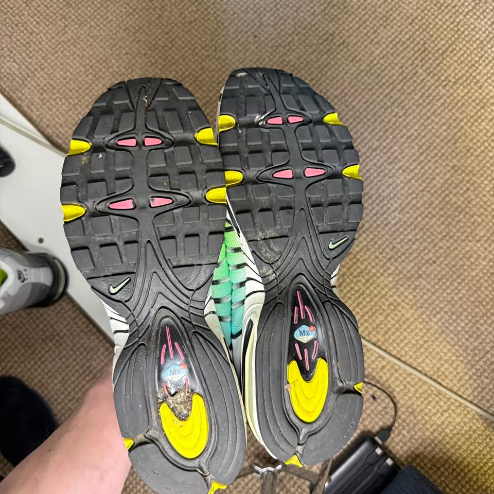 NIKE TAILWIND IV (12.5)