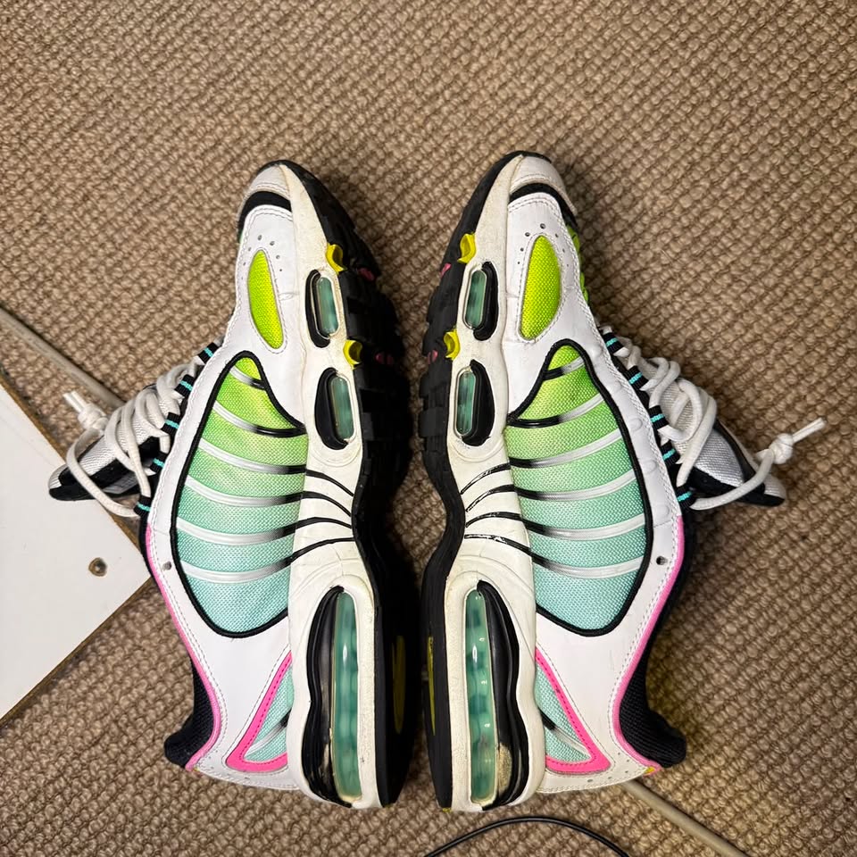 NIKE TAILWIND IV (12.5)