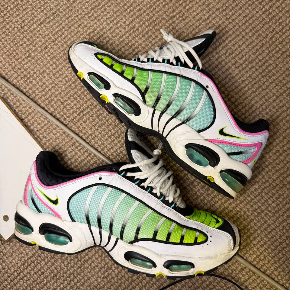 NIKE TAILWIND IV (12.5)