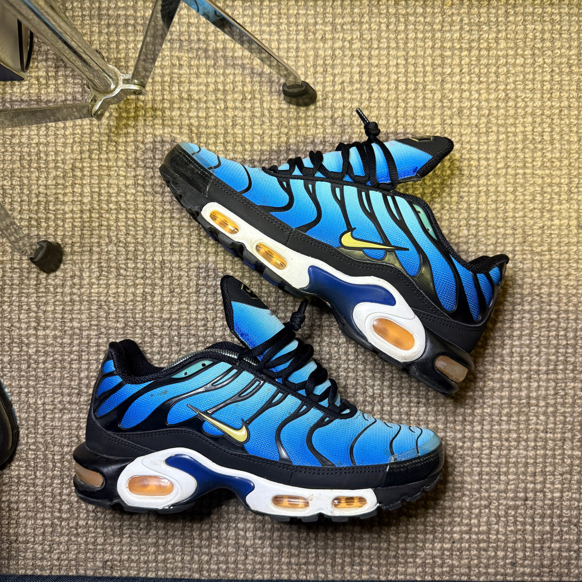 NIKE TN (9.5)