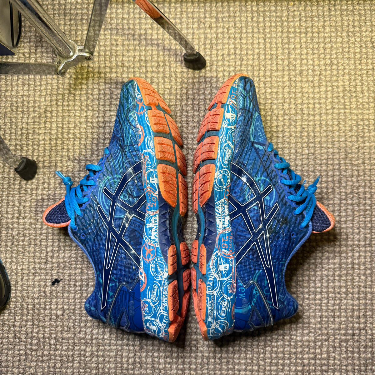 ASICS NIMBUS 18 (9.5)