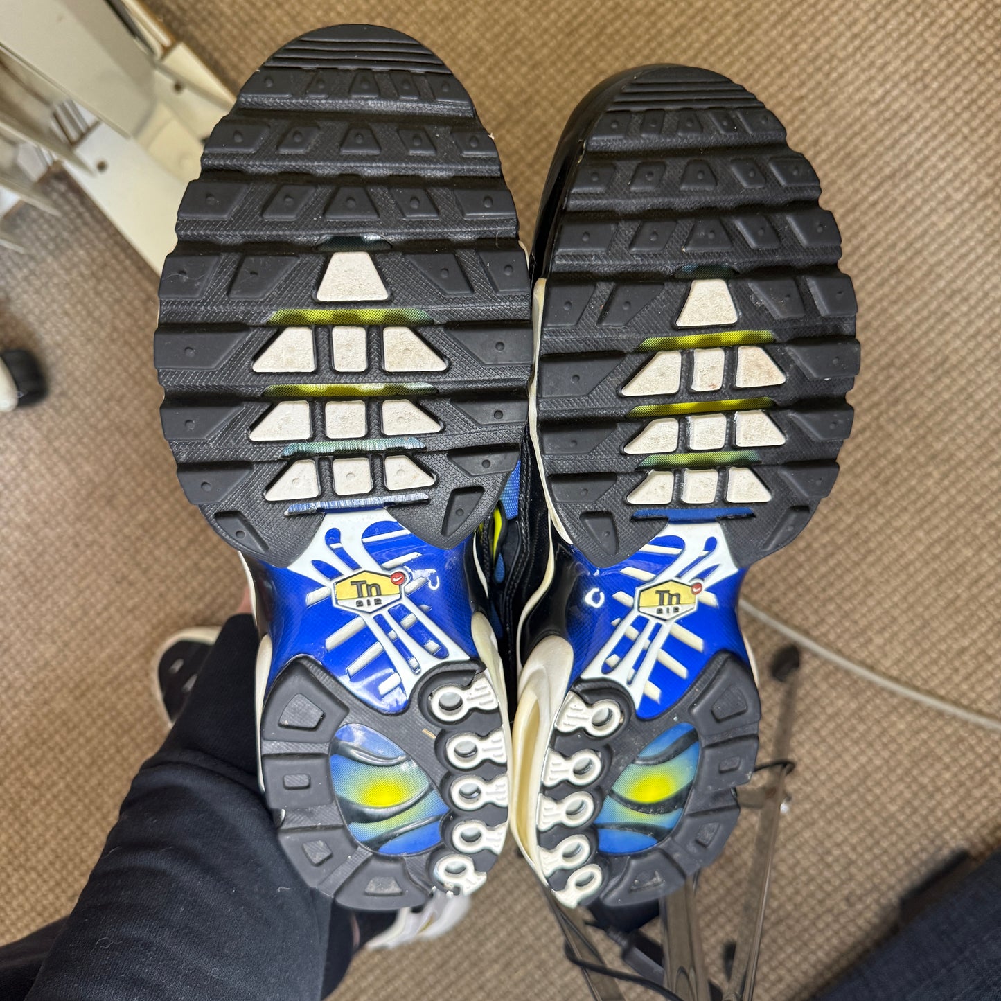 NIKE TN CYBER GREEN (10)