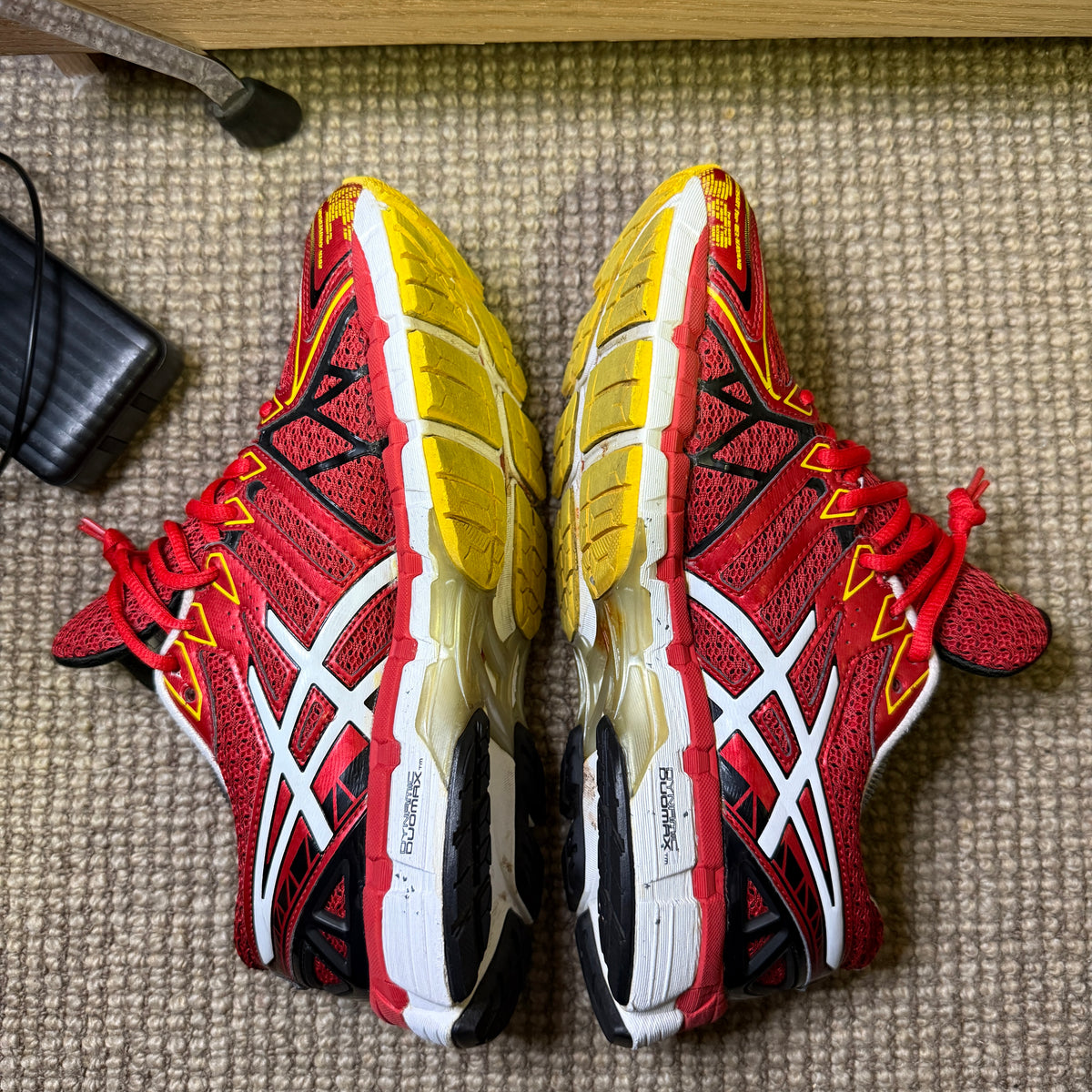 ASICS KAYANO 20 (7.5)
