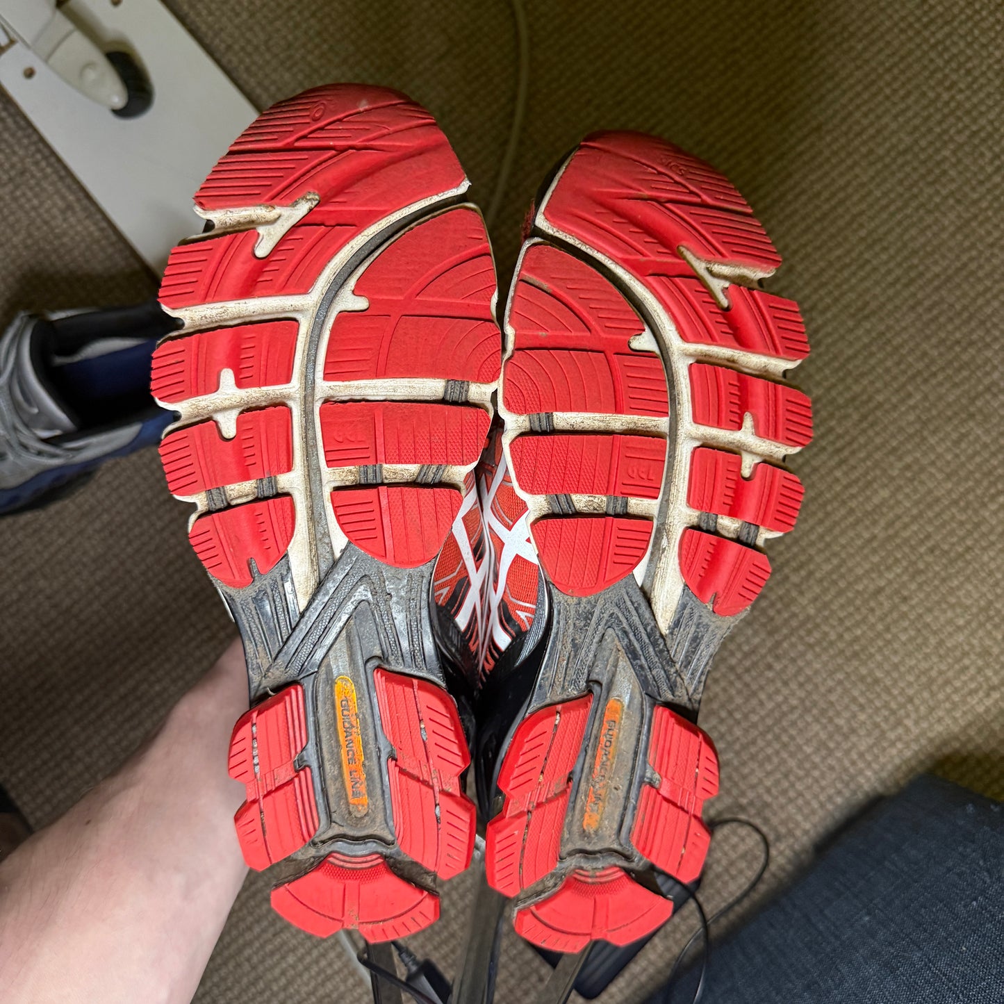 ASICS KINSEI 5 (9.5)