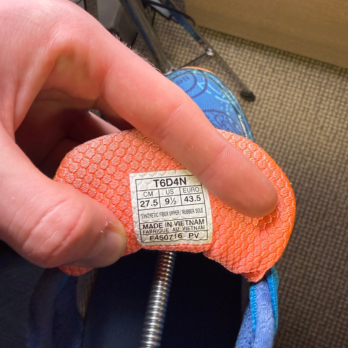 ASICS NIMBUS 18 (9.5)