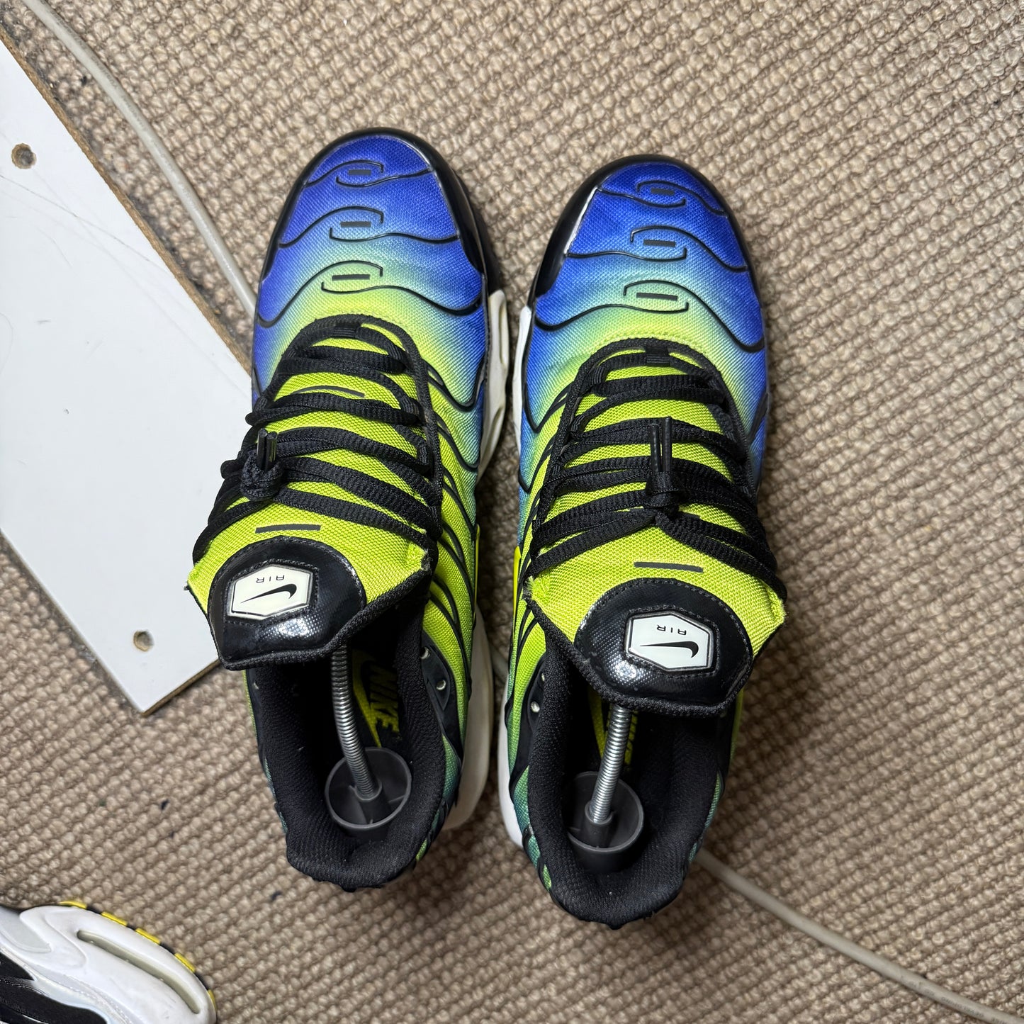 NIKE TN CYBER GREEN (10)