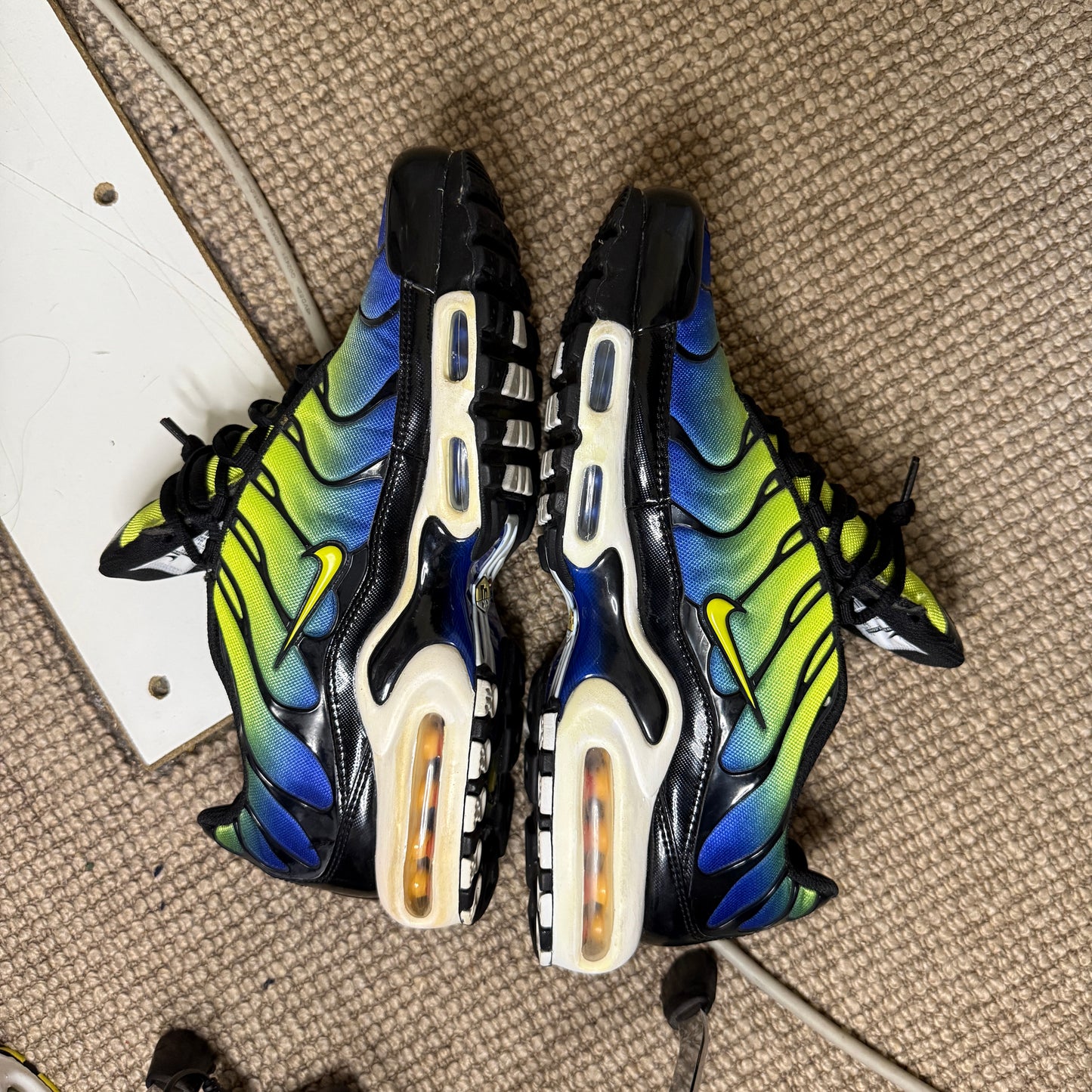 NIKE TN CYBER GREEN (10)