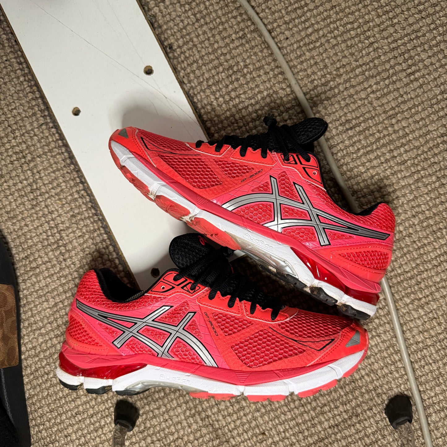 ASICS GT-2000 (9.5)