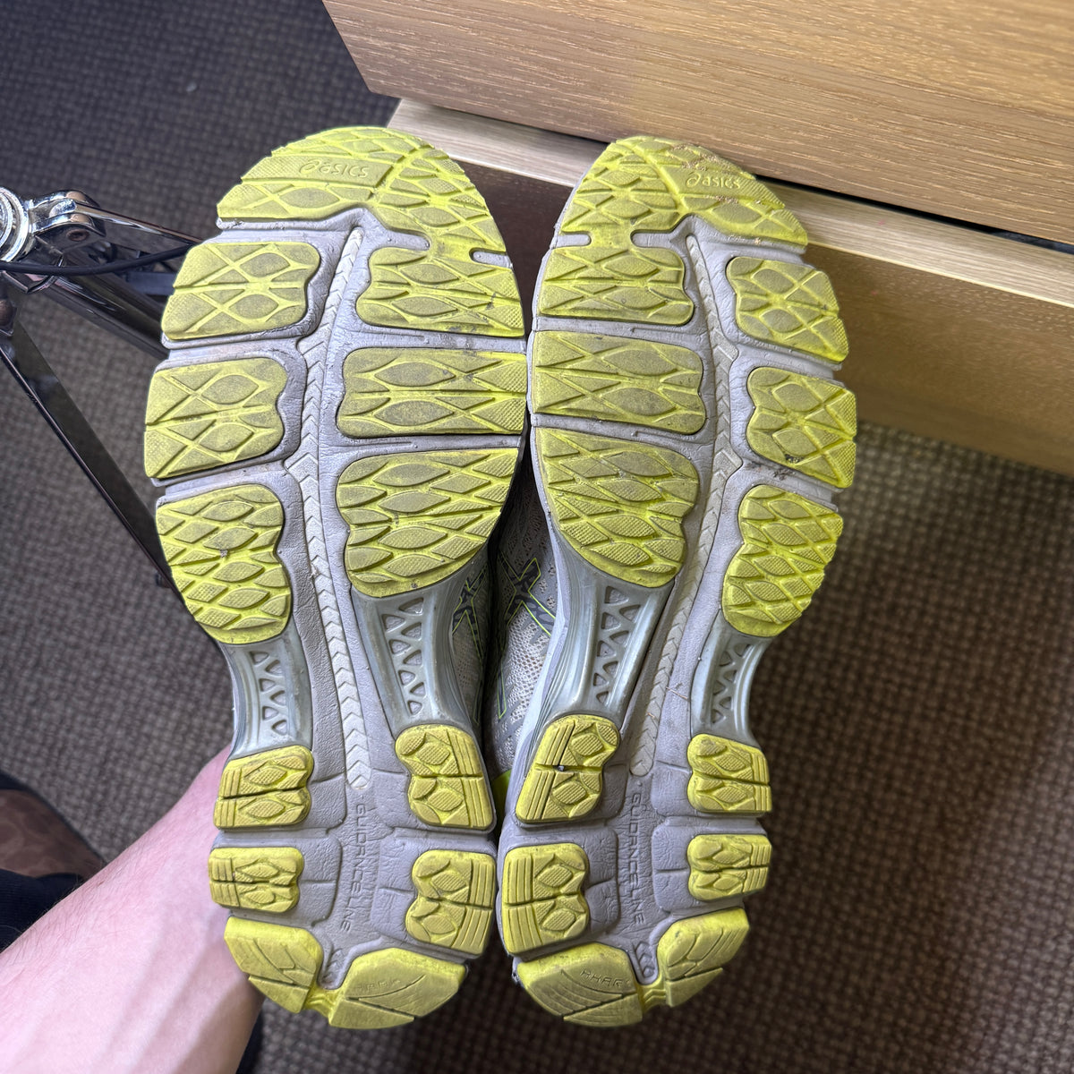 ASICS NIMBUS 17 (9.5)