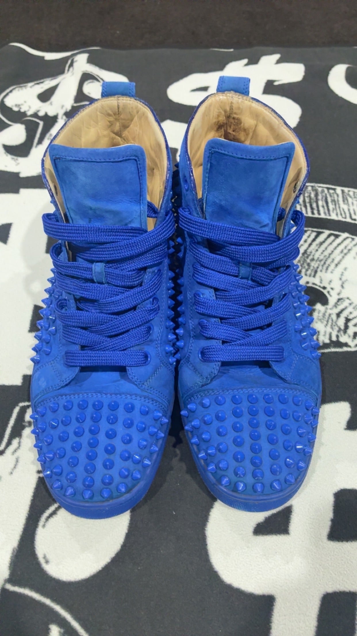 CHRISTIAN LOUBOUTIN (43)