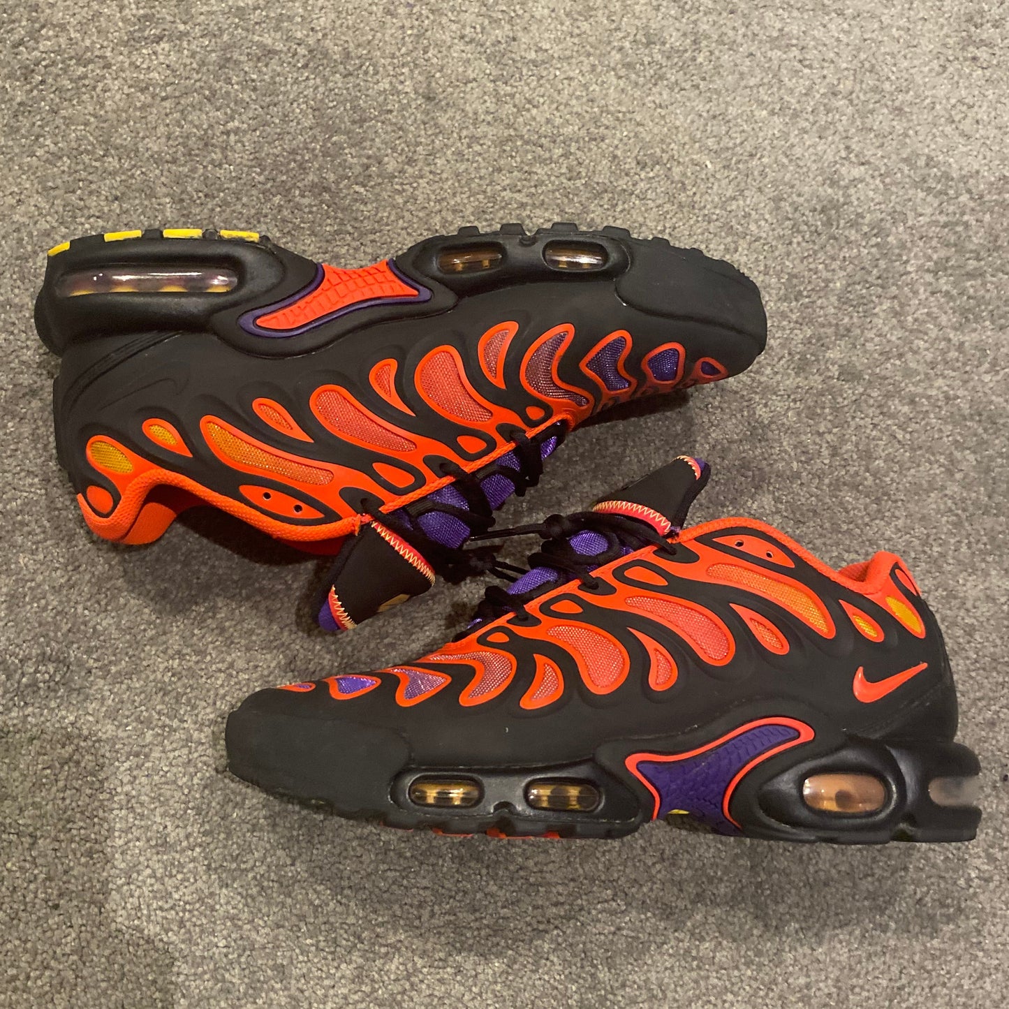 NIKE TN DRIFTS (10.5)