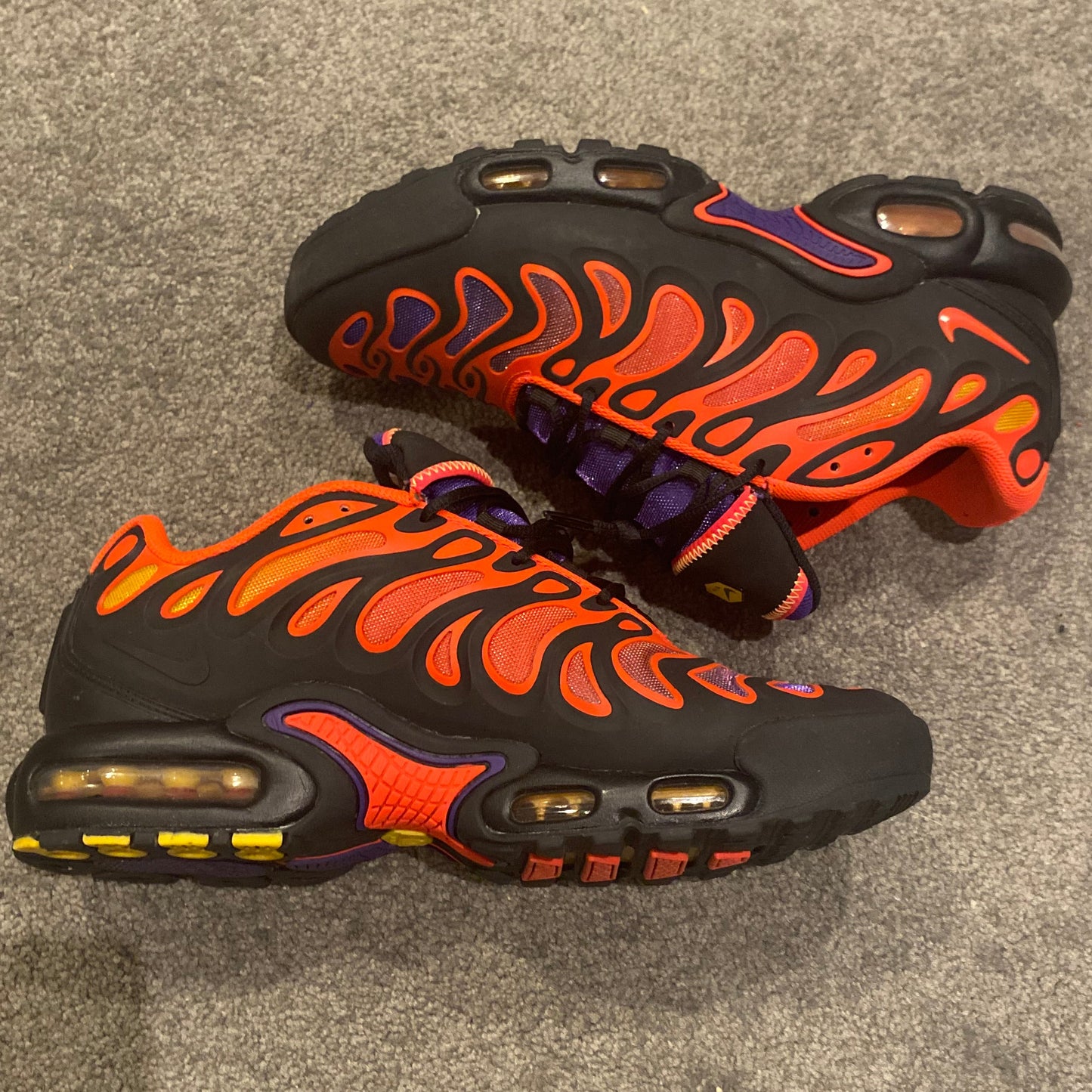 NIKE TN DRIFTS (10.5)