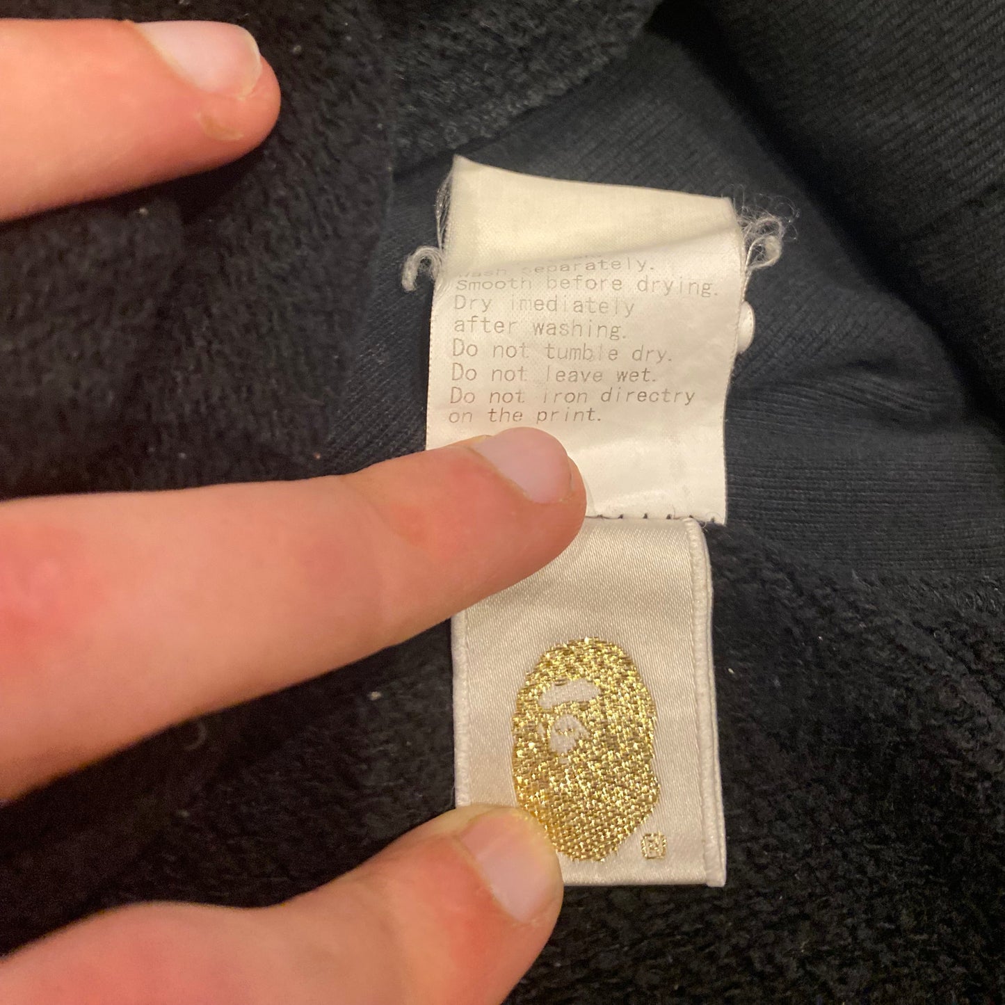 A BATHING APE HOODIE (L)