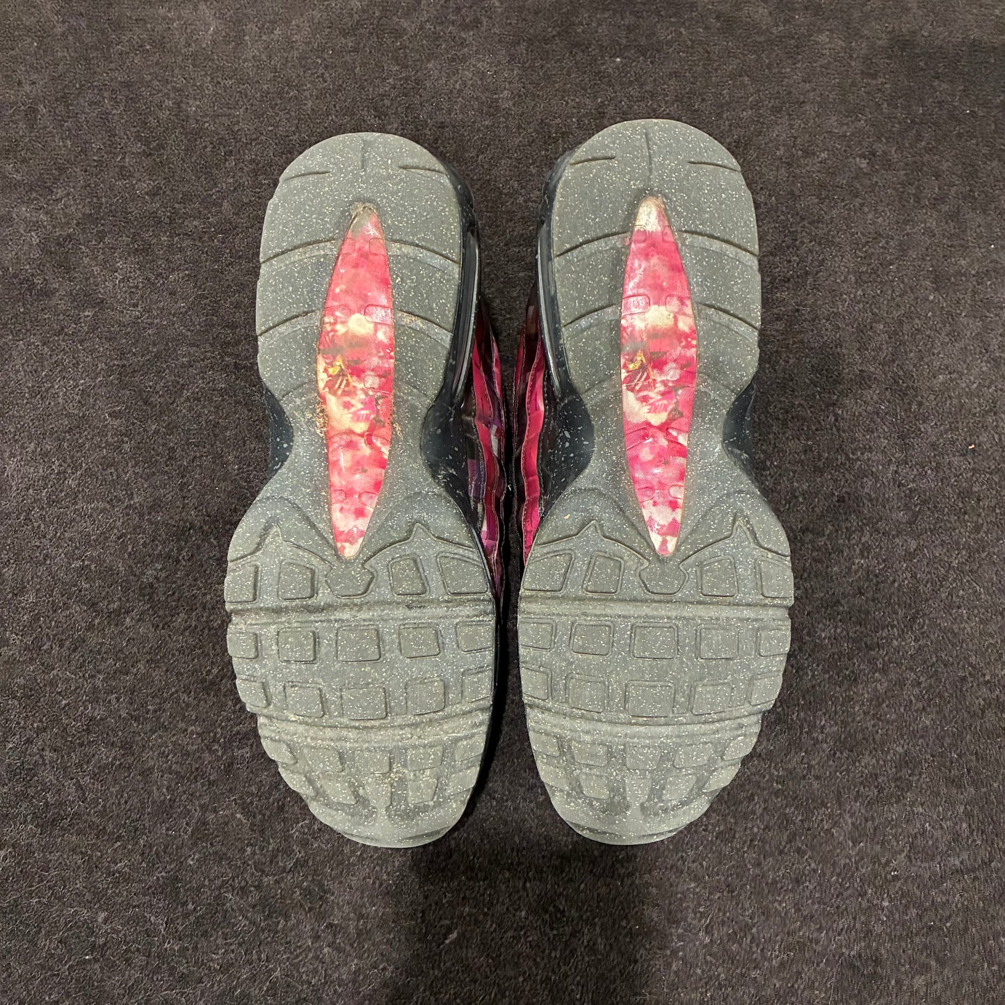 NIKE AIR MAX 95 (CHERRY BLOSSOMS)