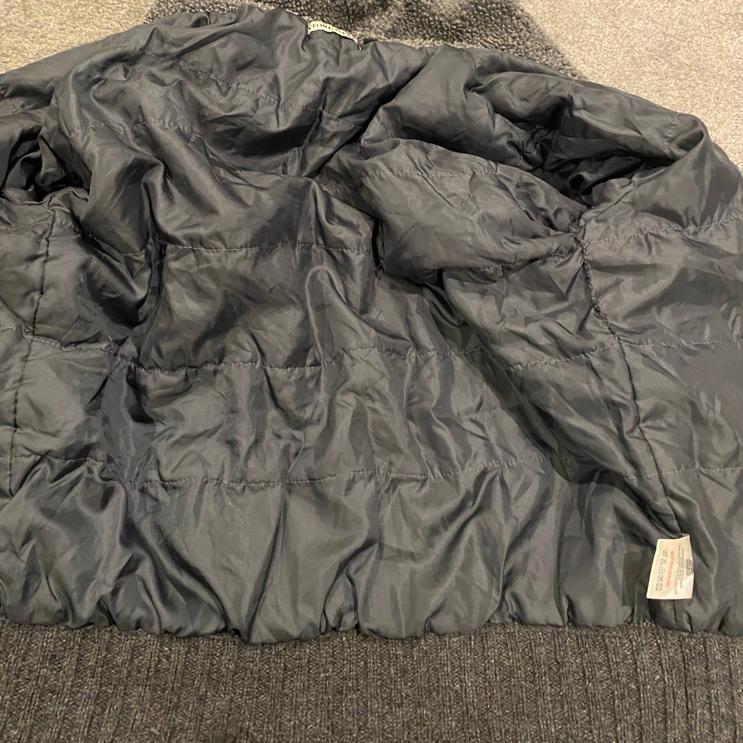 STONE ISALND PUFFER KNIT (L)