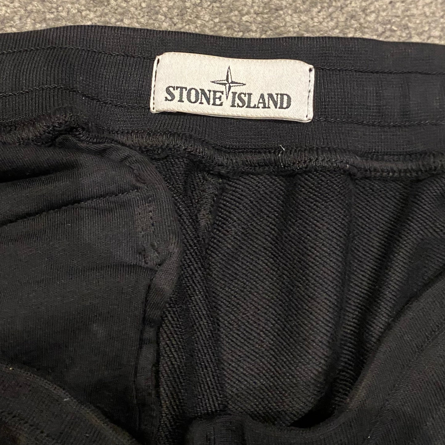 STONE ISLAND JOGGERS (L)