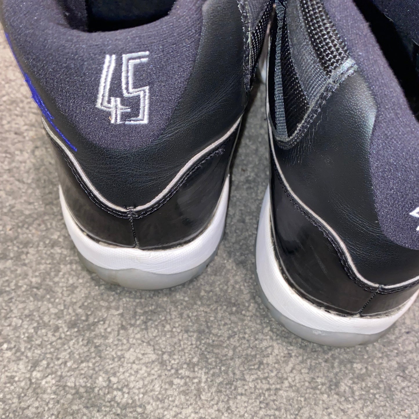 JORDAN 11 'SPACE JAM' (10.5)