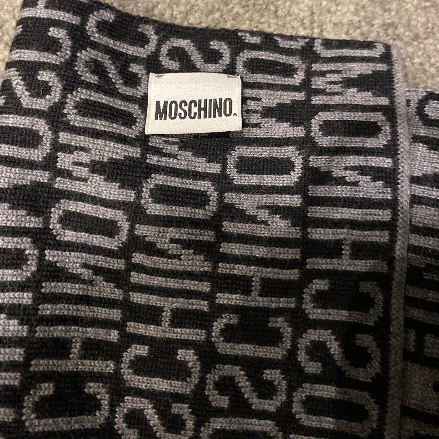 MOSCHINO SCARF (OS)