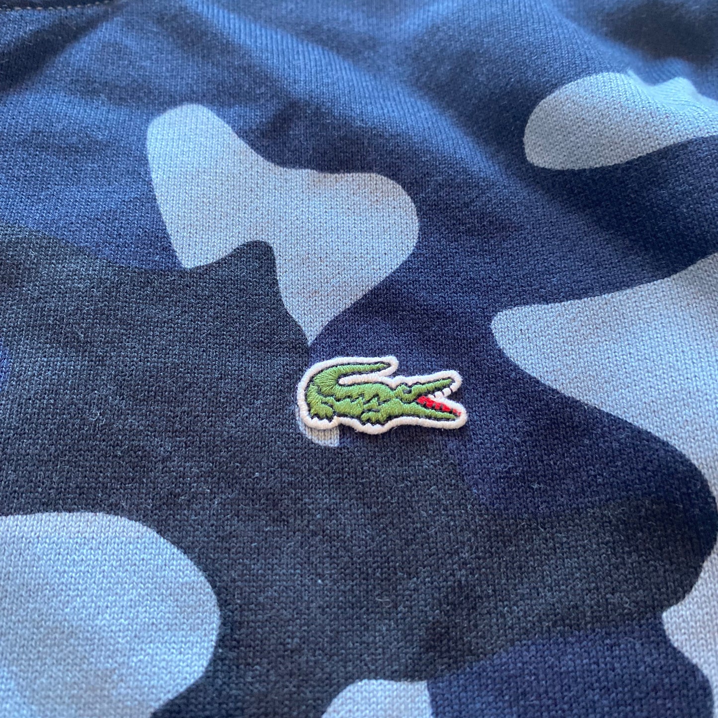 LACOSTE CREWNECK (S)