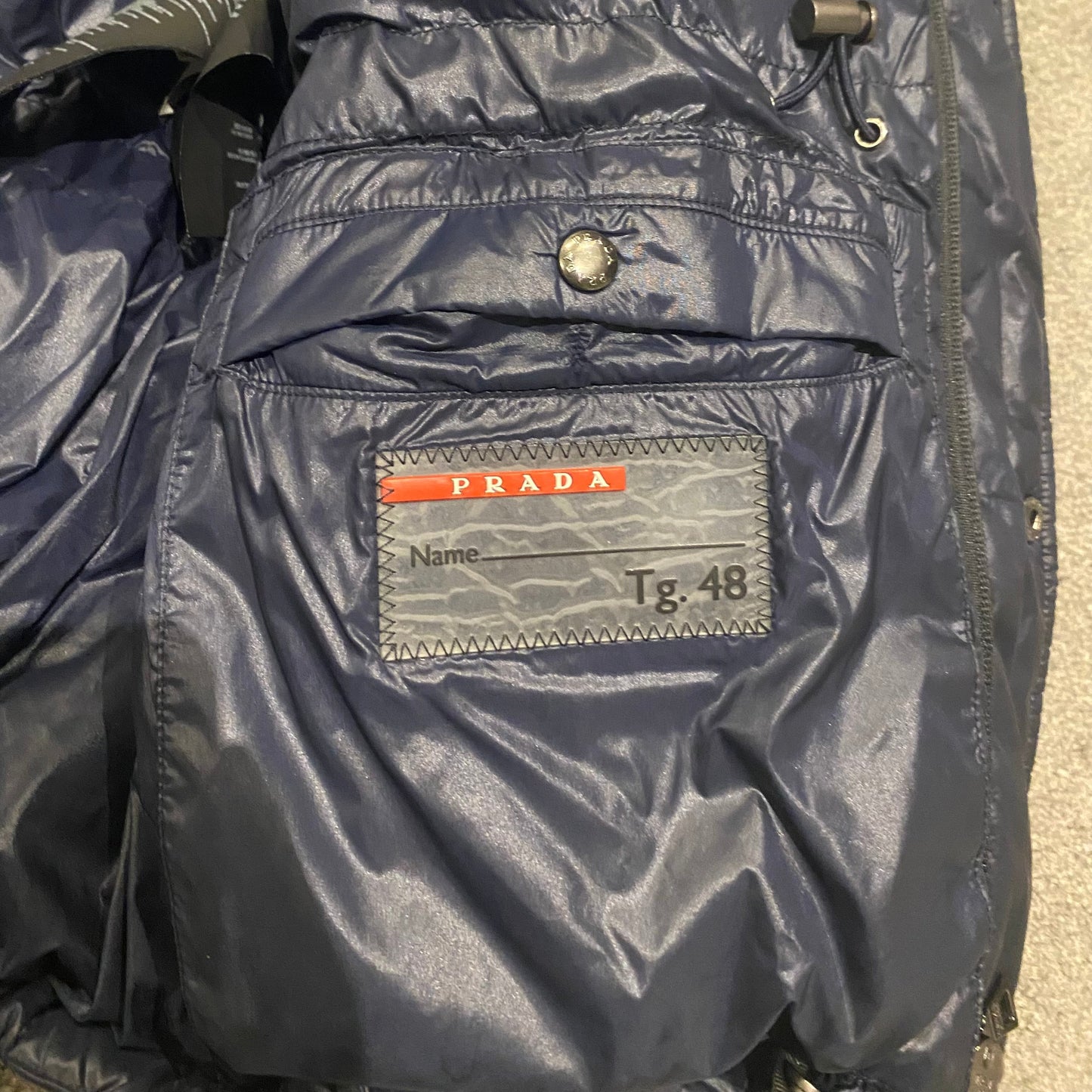 PRADA PUFFER JACKET (48)
