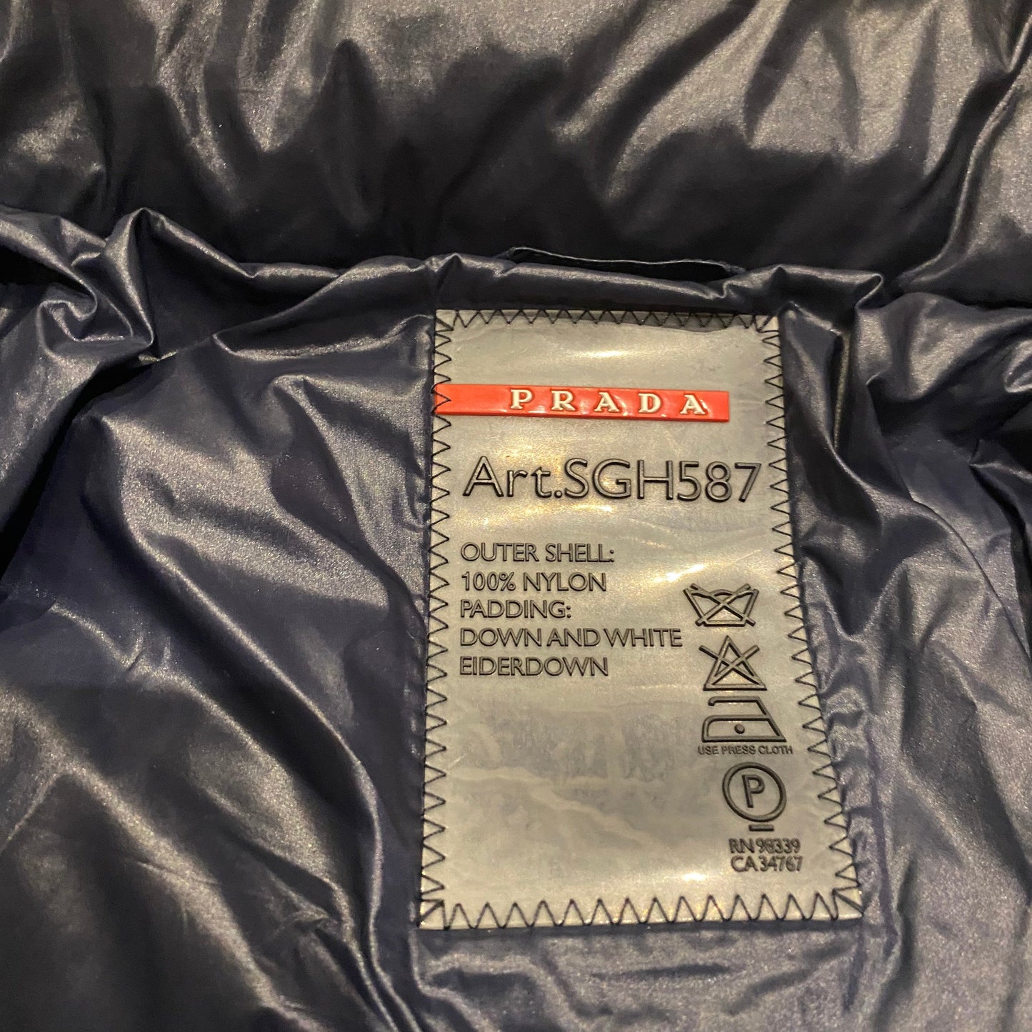 PRADA PUFFER JACKET (48)