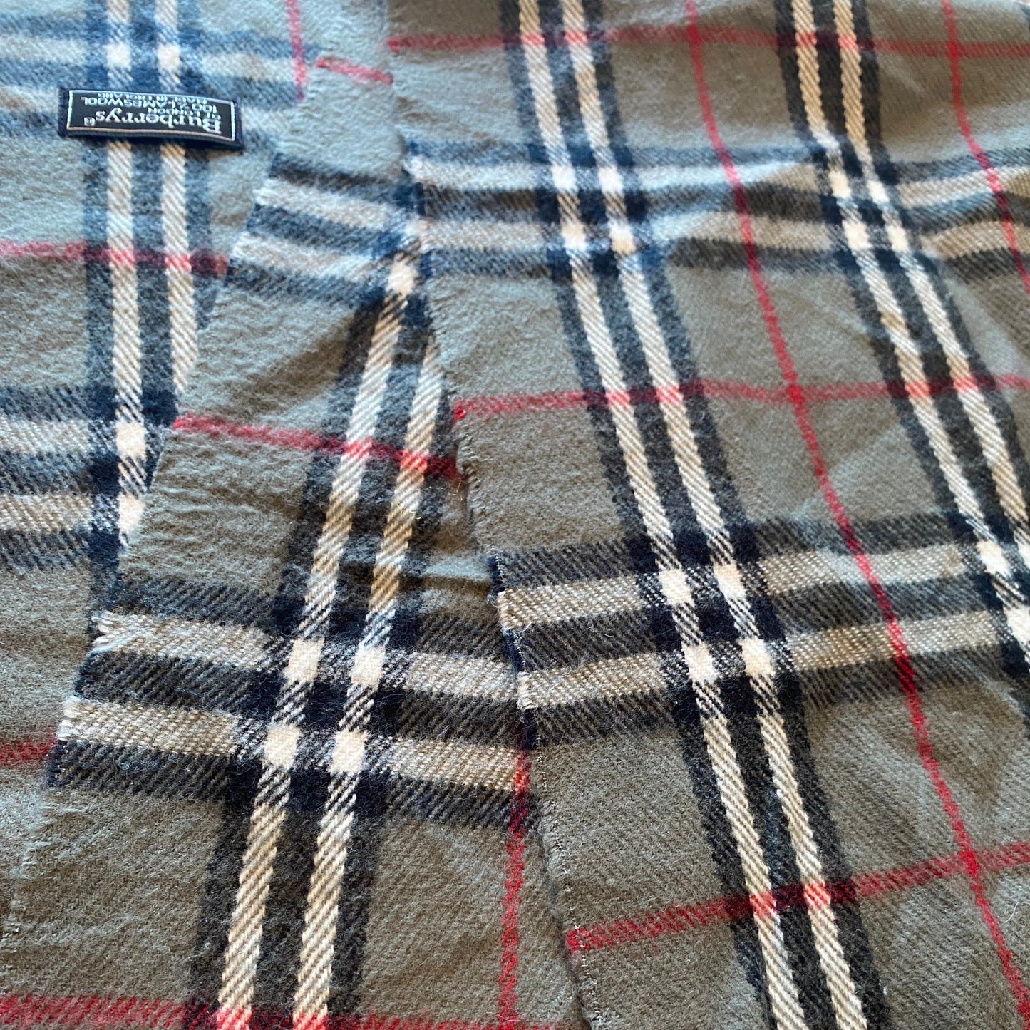 BURBERRY SCARF (OS)