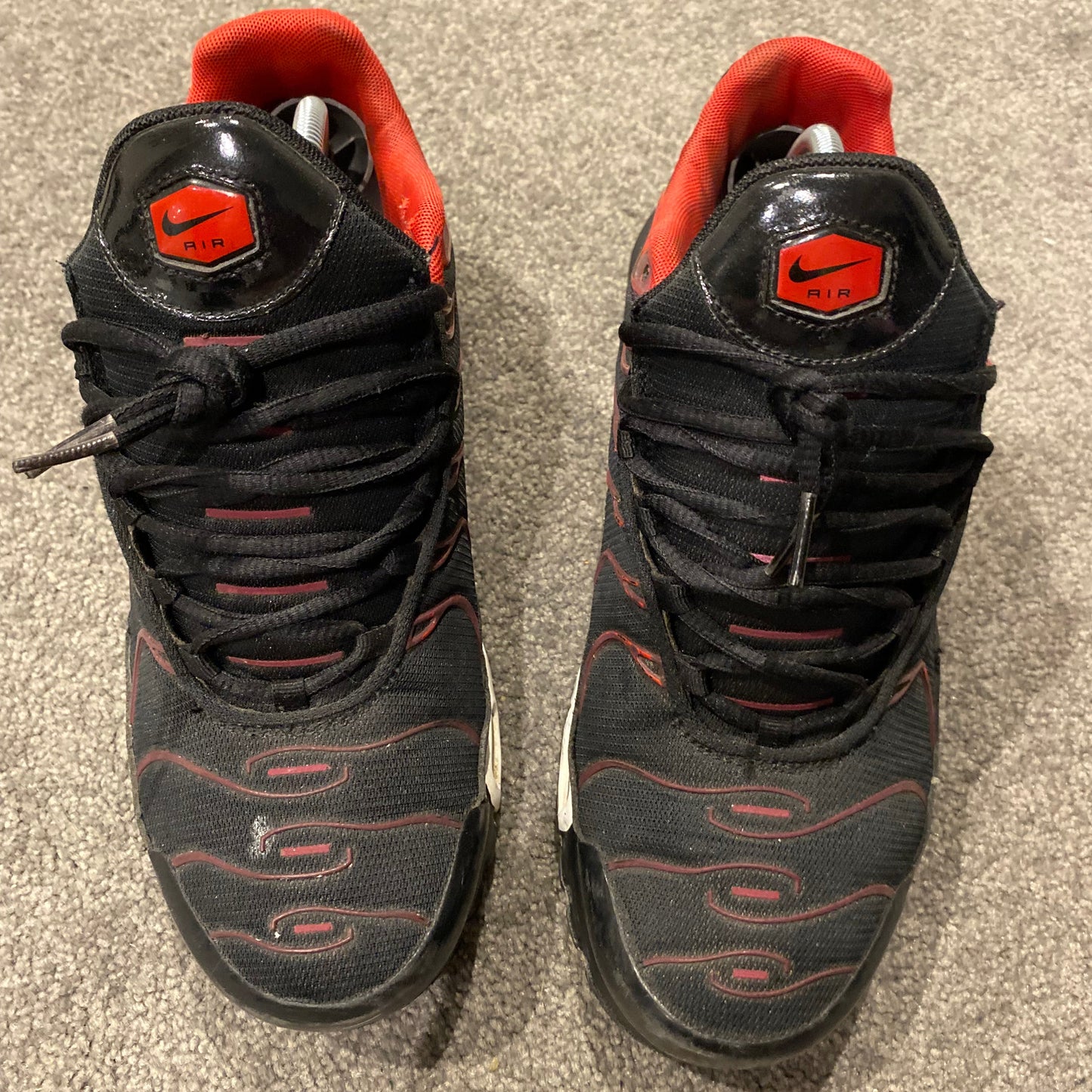 NIKE TN BRED (10US)