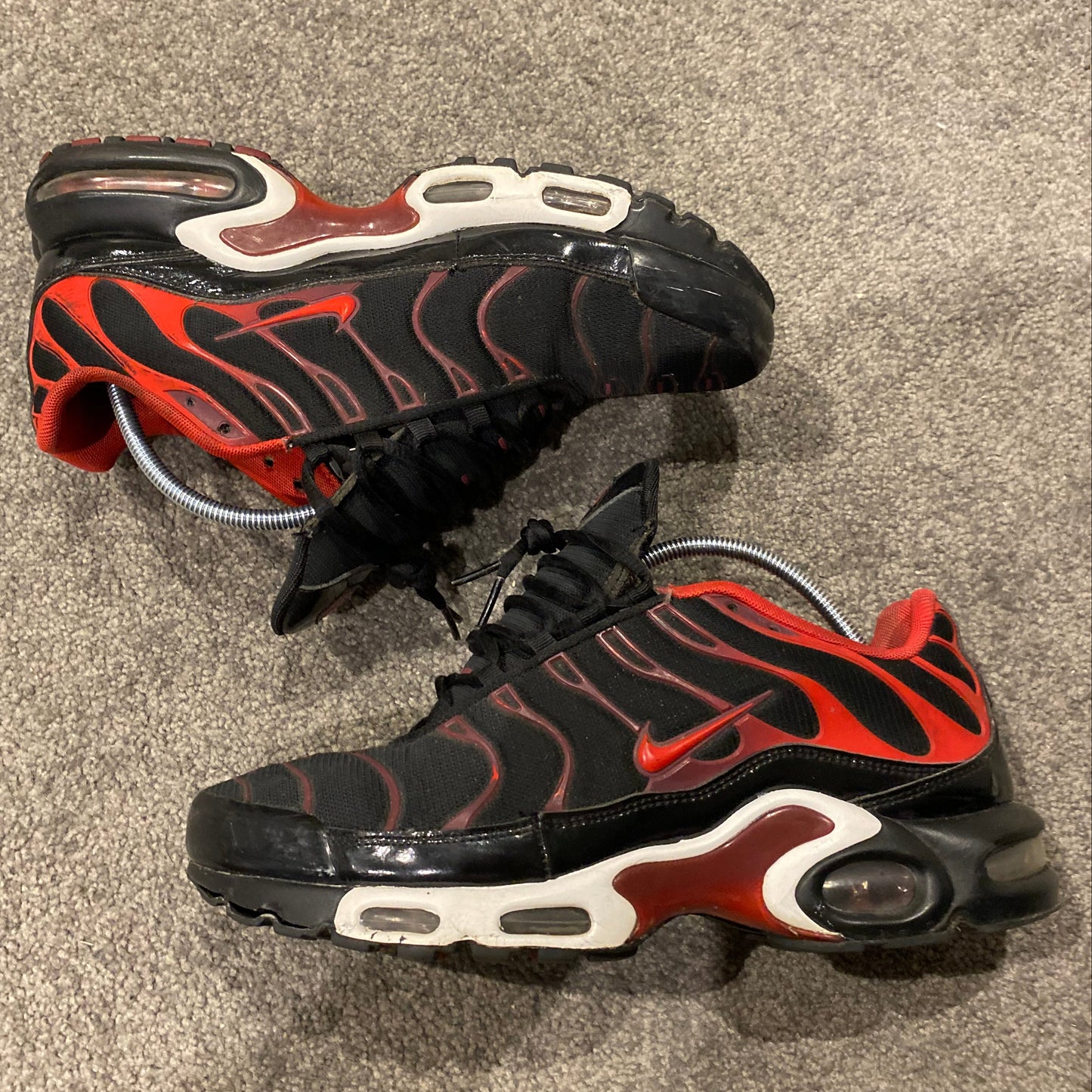 NIKE TN BRED (10US)