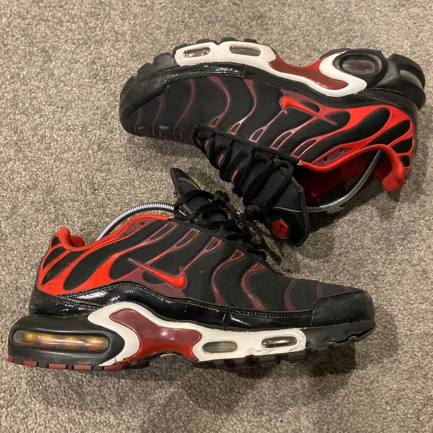 NIKE TN BRED (10US)