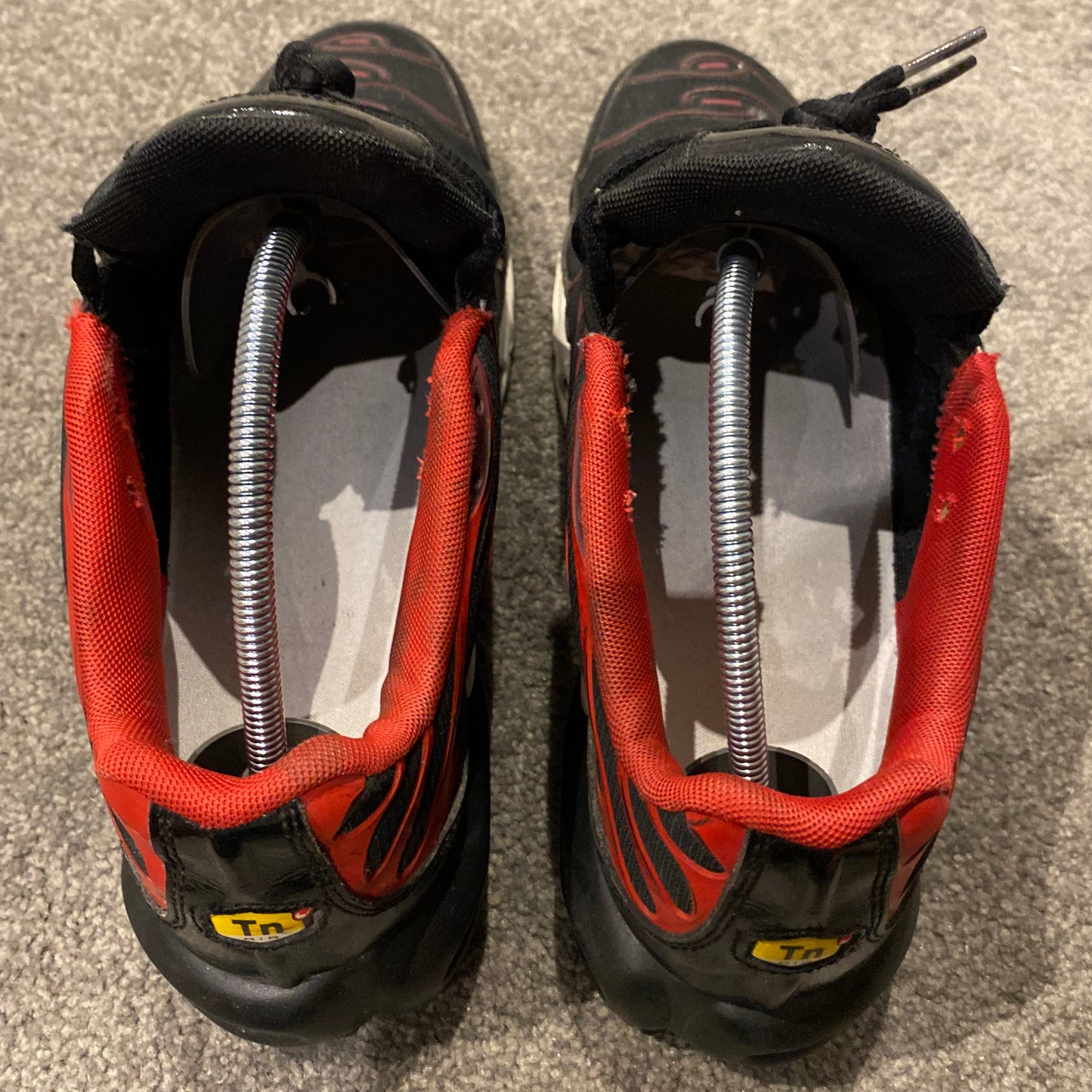 NIKE TN BRED (10US)