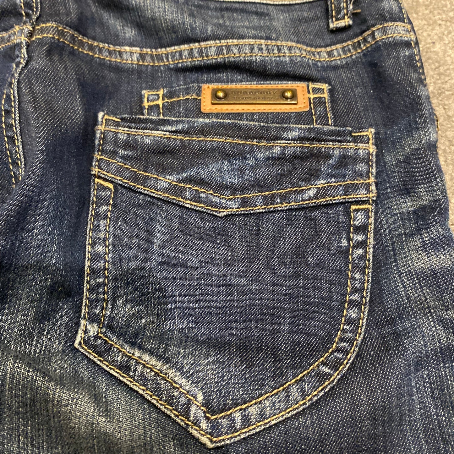 BURBERRY JEANS (28)
