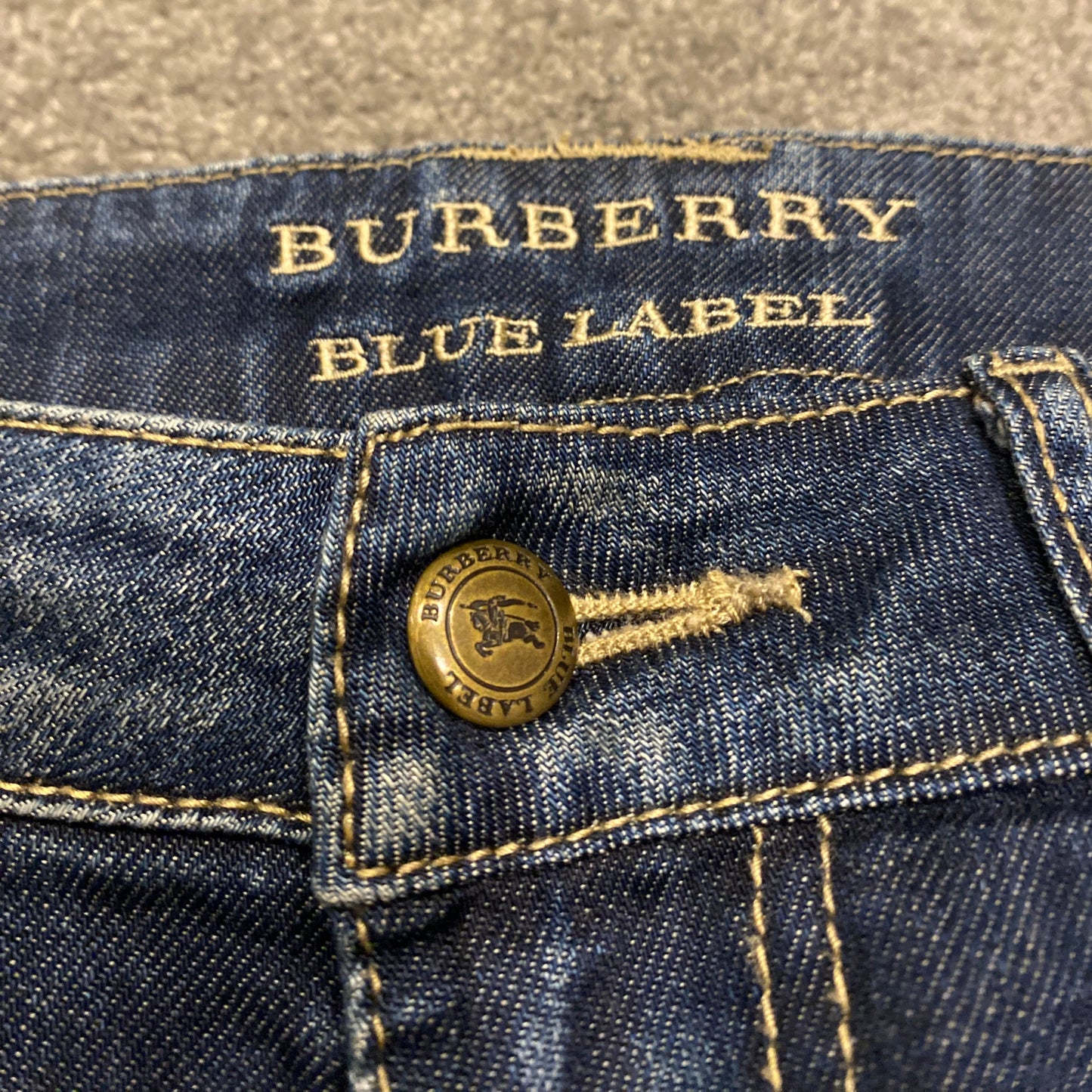BURBERRY JEANS (28)