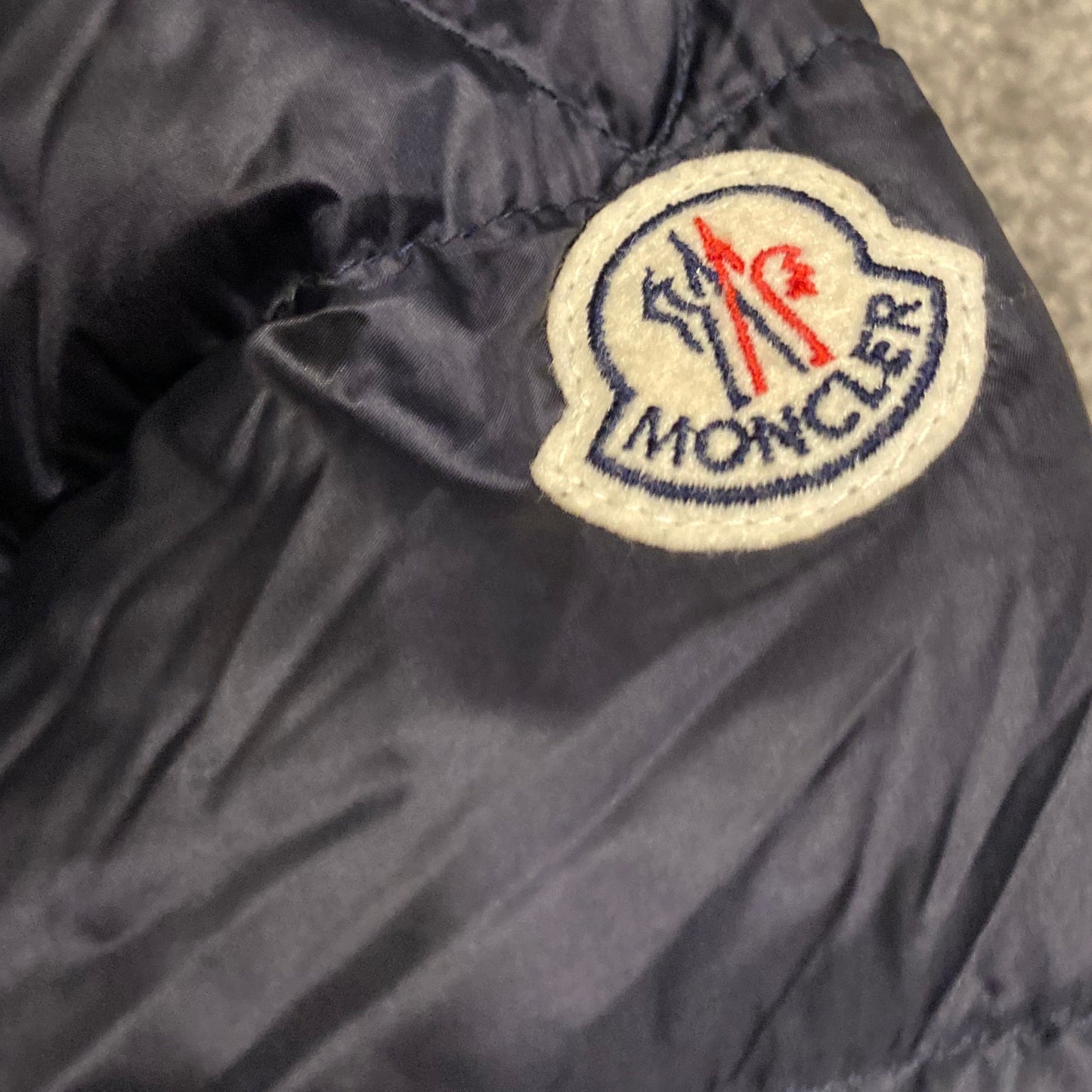 MONCLER JACKET (S)