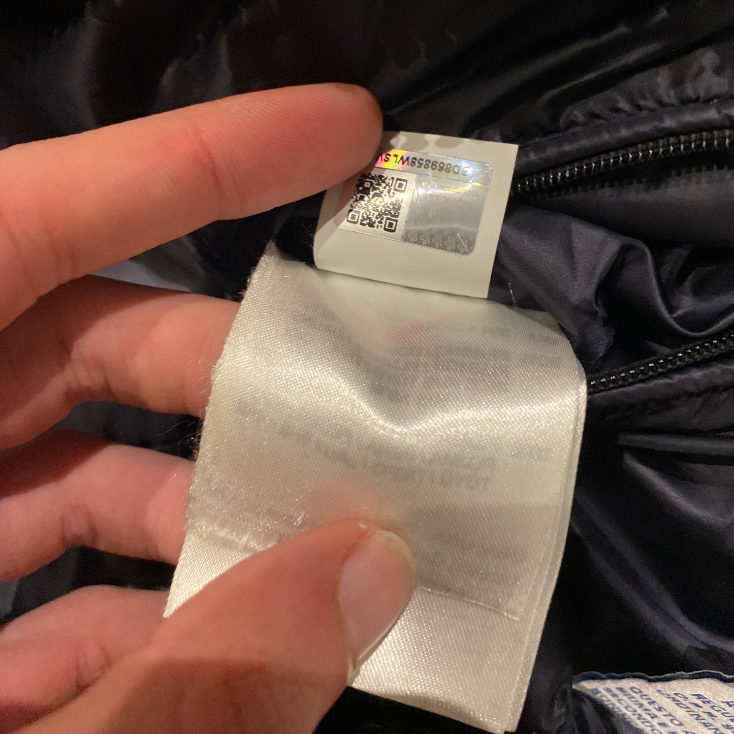 MONCLER JACKET (S)