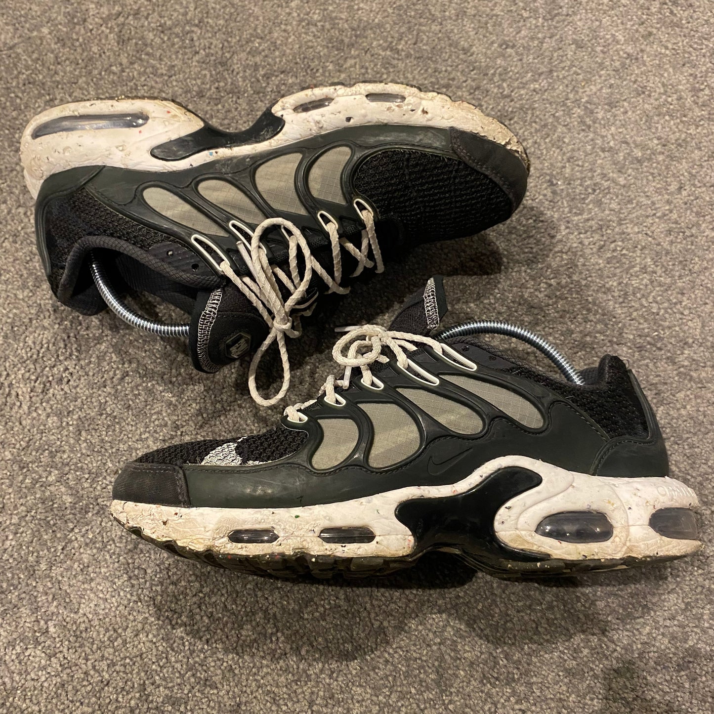 NIKE AIR MAX TERRASCAPES (9.5)