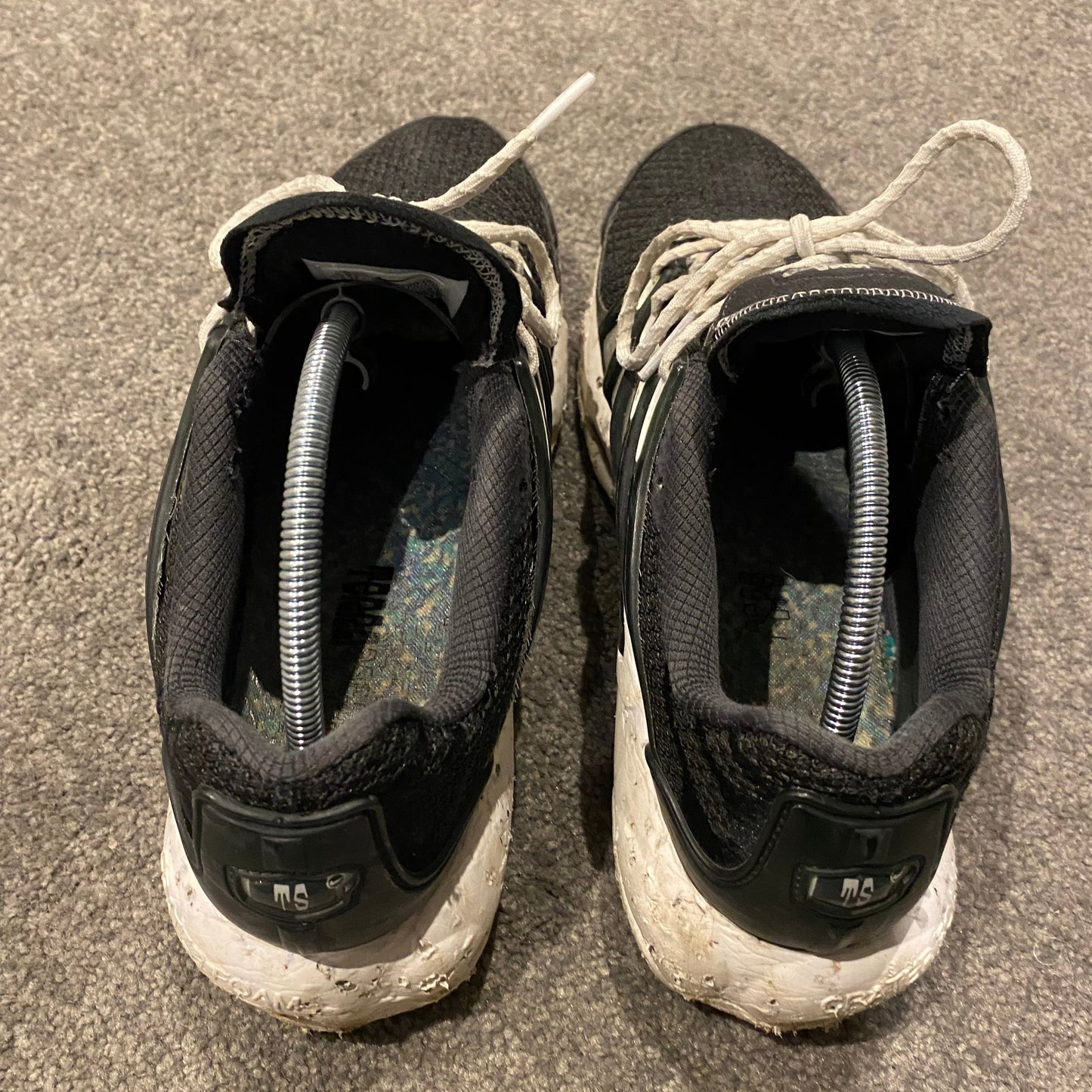 NIKE AIR MAX TERRASCAPES (9.5)