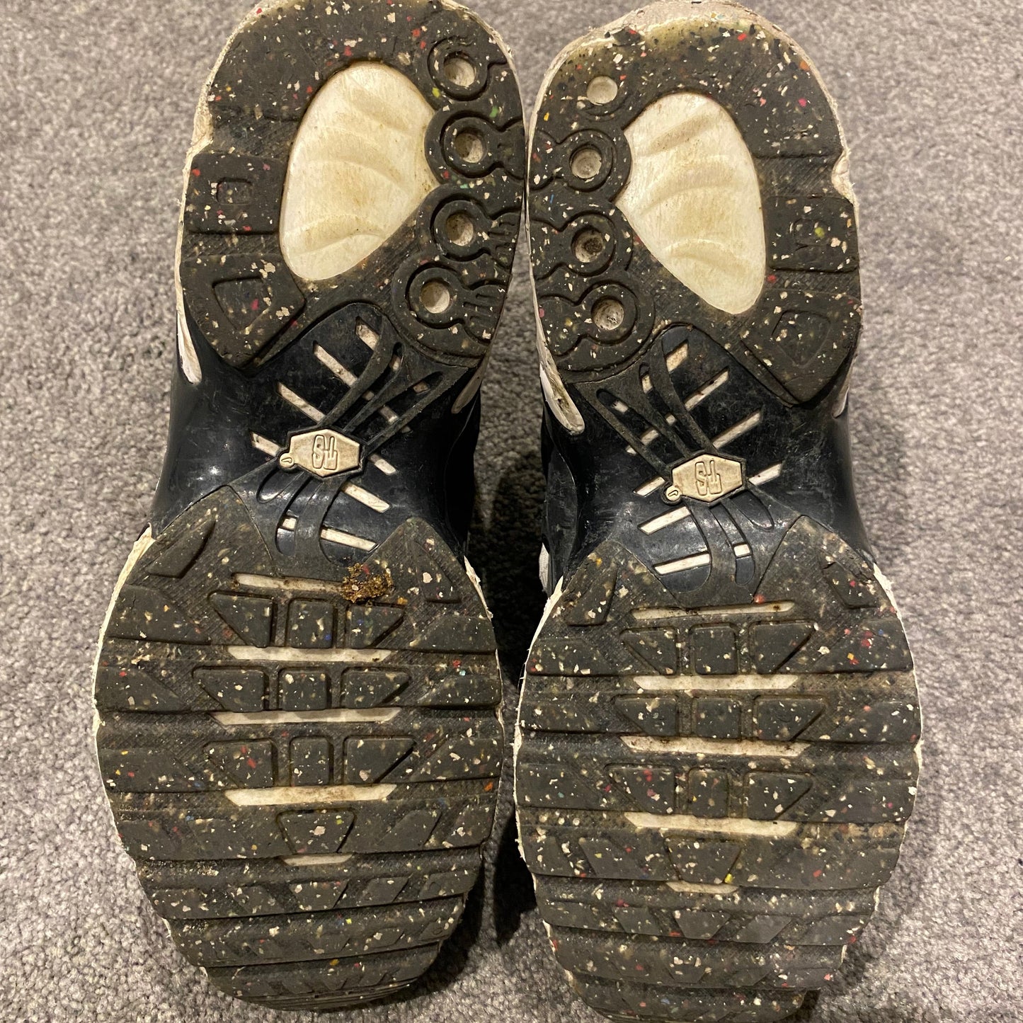 NIKE AIR MAX TERRASCAPES (9.5)