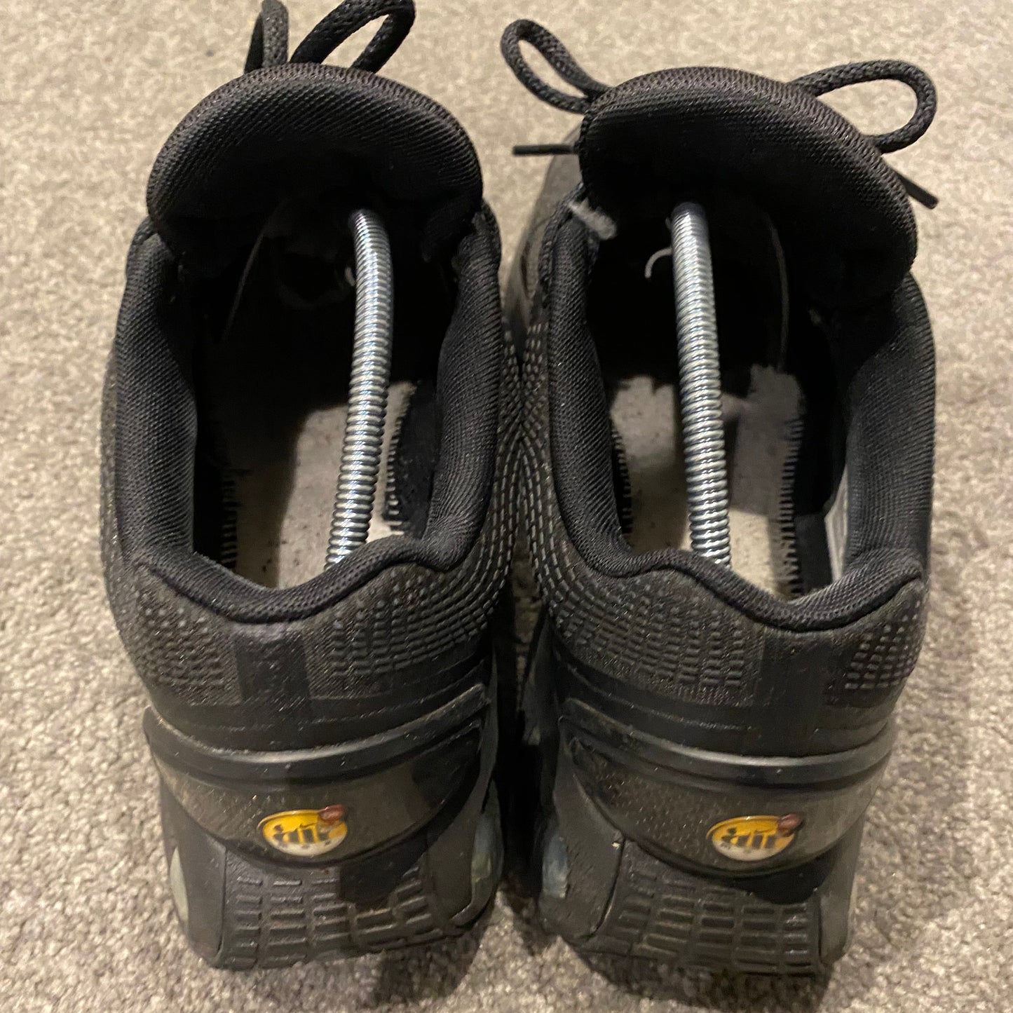 NIKE AIR MAX DN BLACK (10.5)