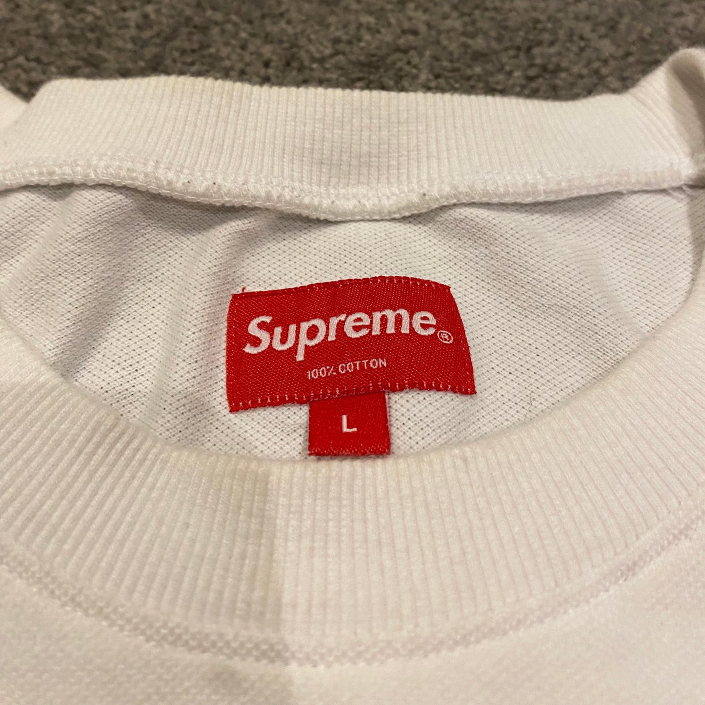 SUPREME CREWNECK (L)