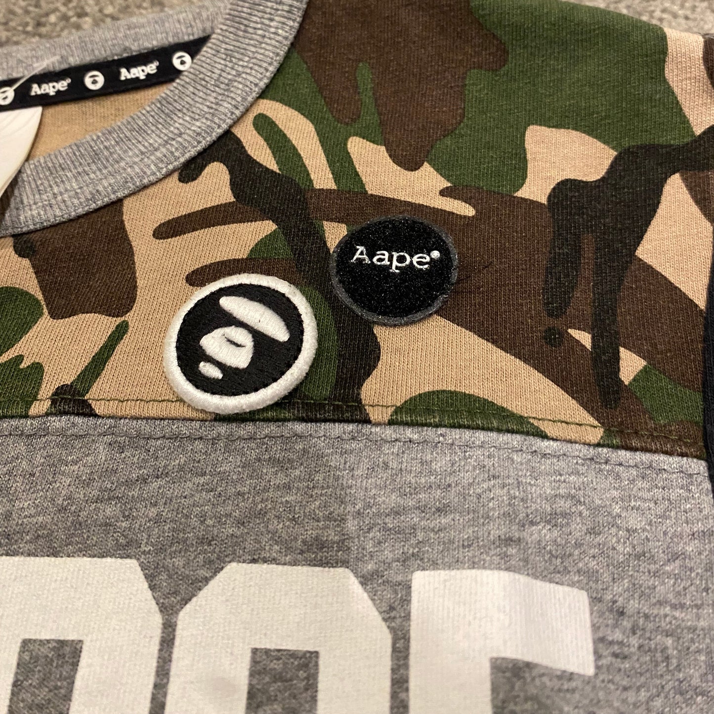 AAPE T (S)