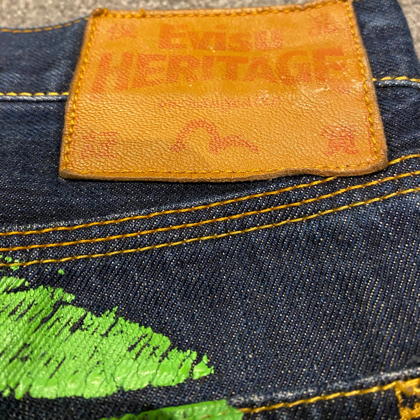 EVISU GREEN PAINT JEANS (32)