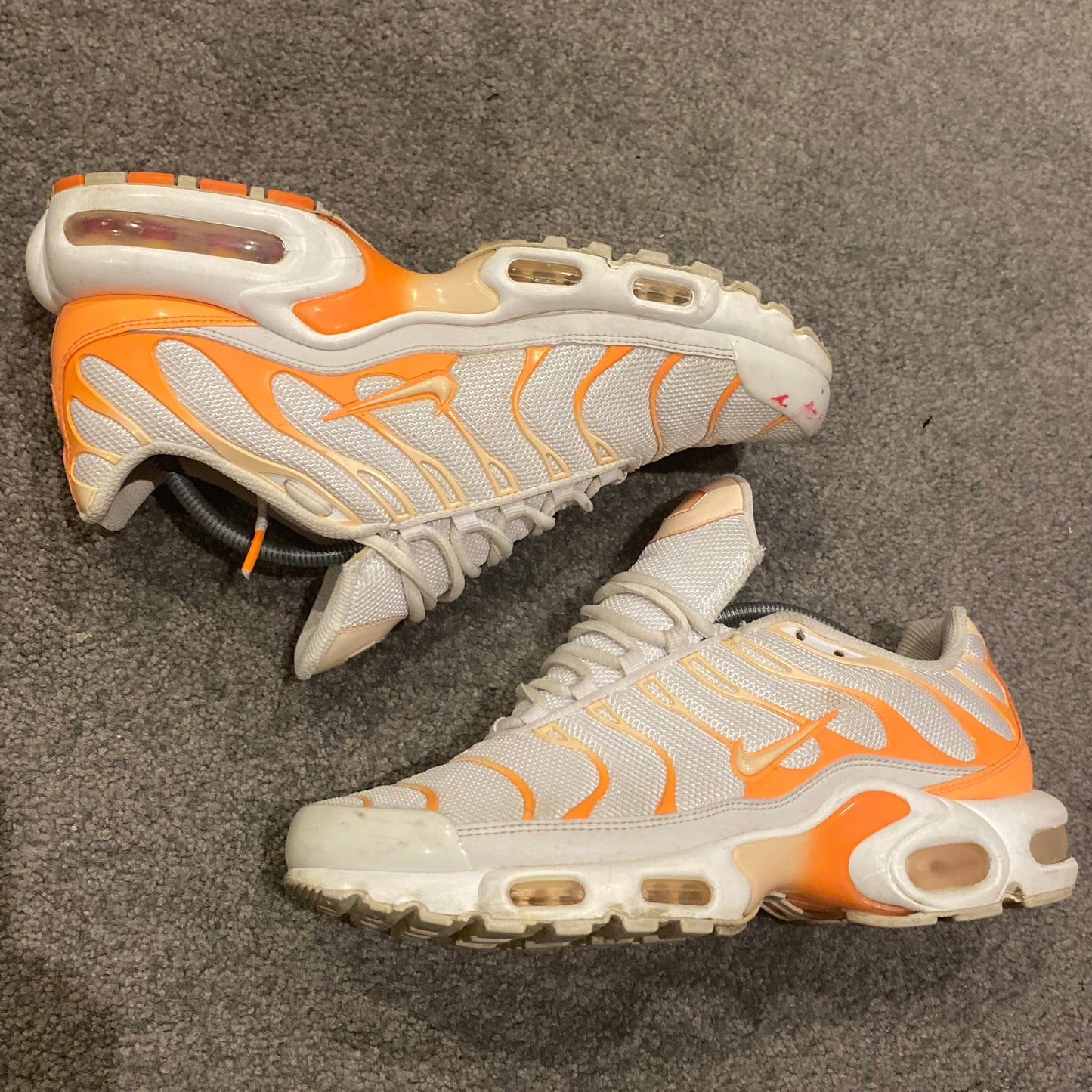 NIKE TN 'ATOMIC ORANGE" (10 WMNS)
