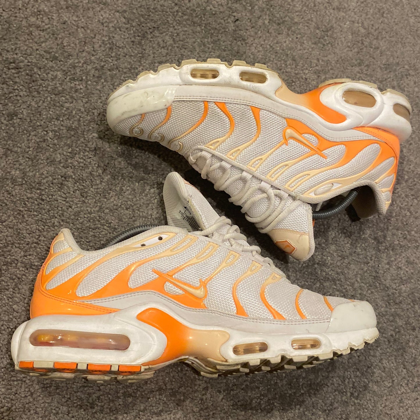 NIKE TN 'ATOMIC ORANGE" (10 WMNS)