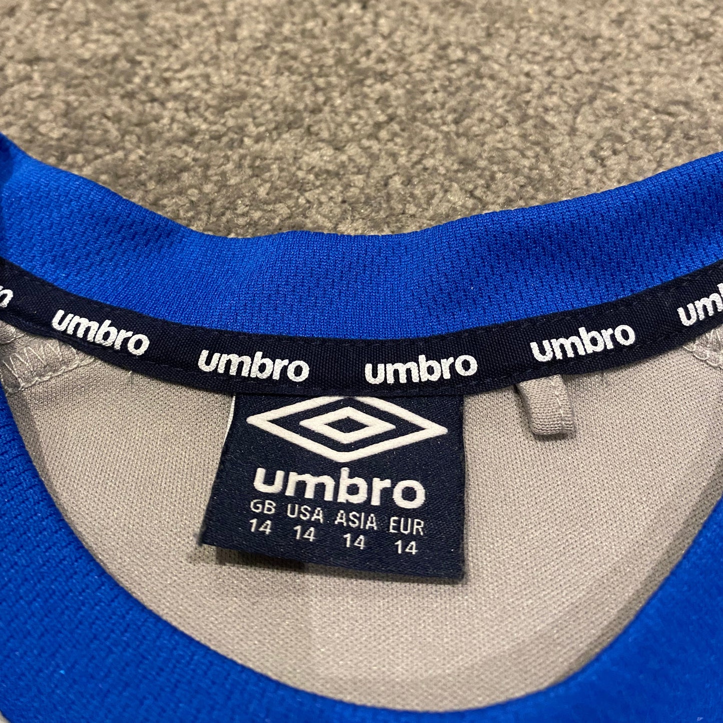 UMBRO SHIRT (S)