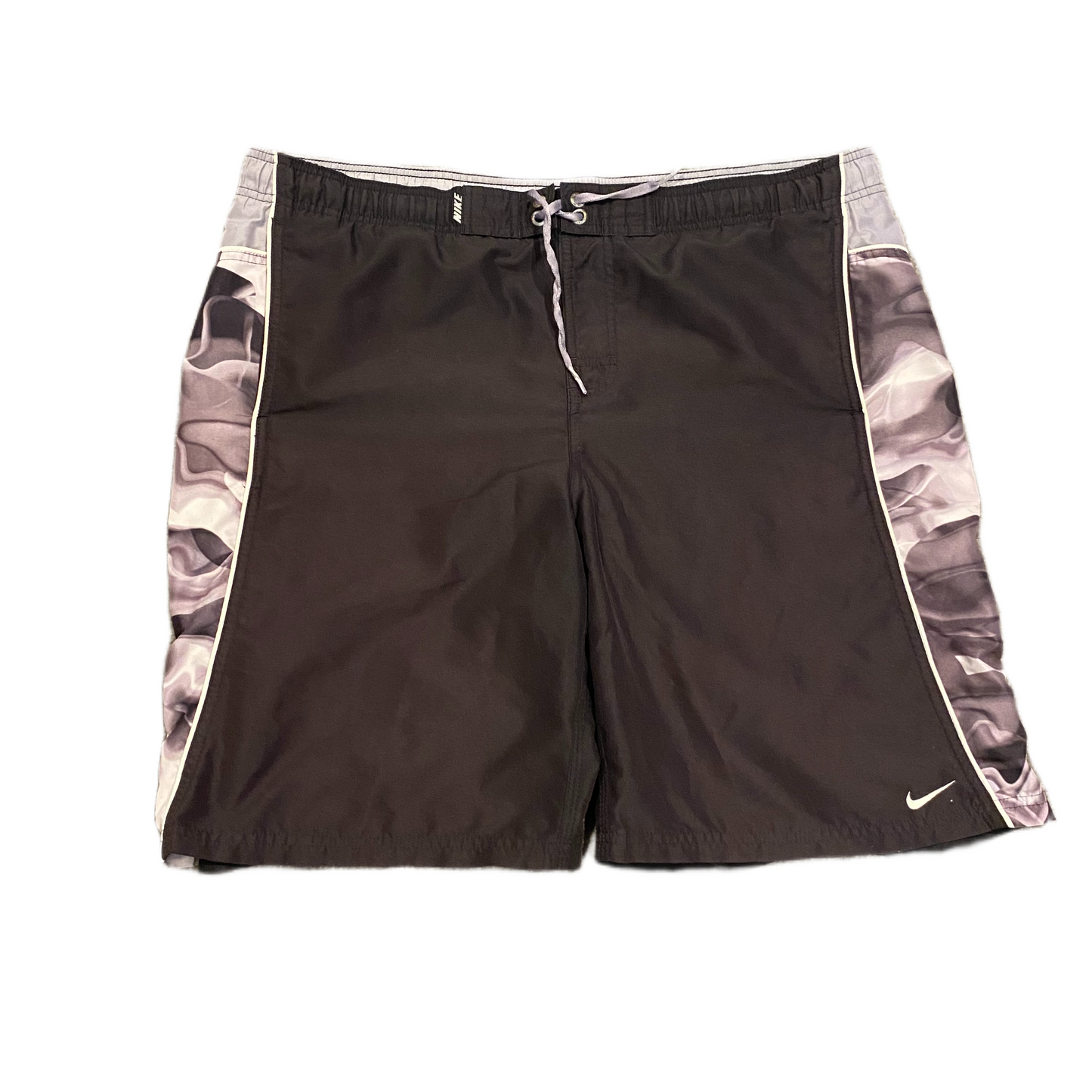 NIKE SHORTS (L)